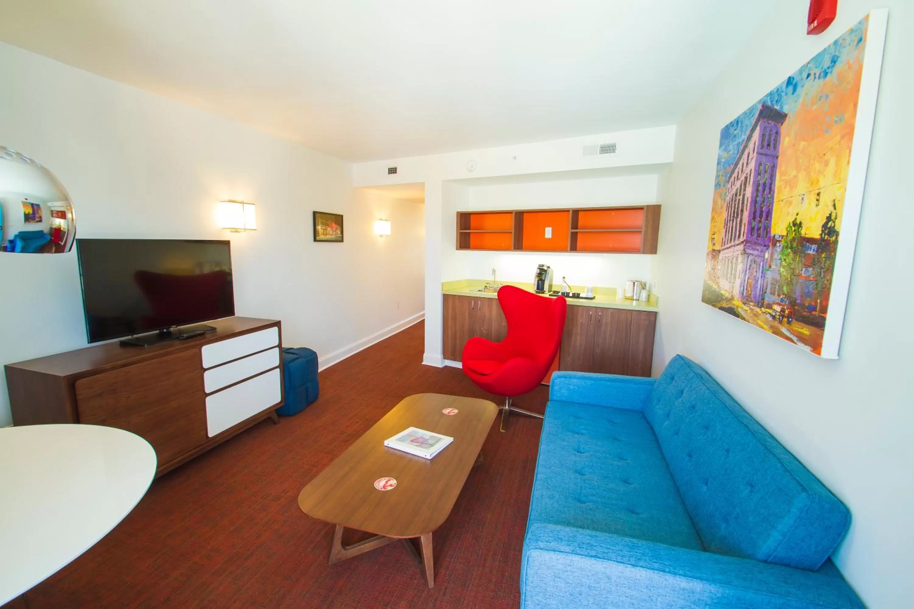 Communal lounge/ TV room, Seating Area in Mother Earth Motor Lodge