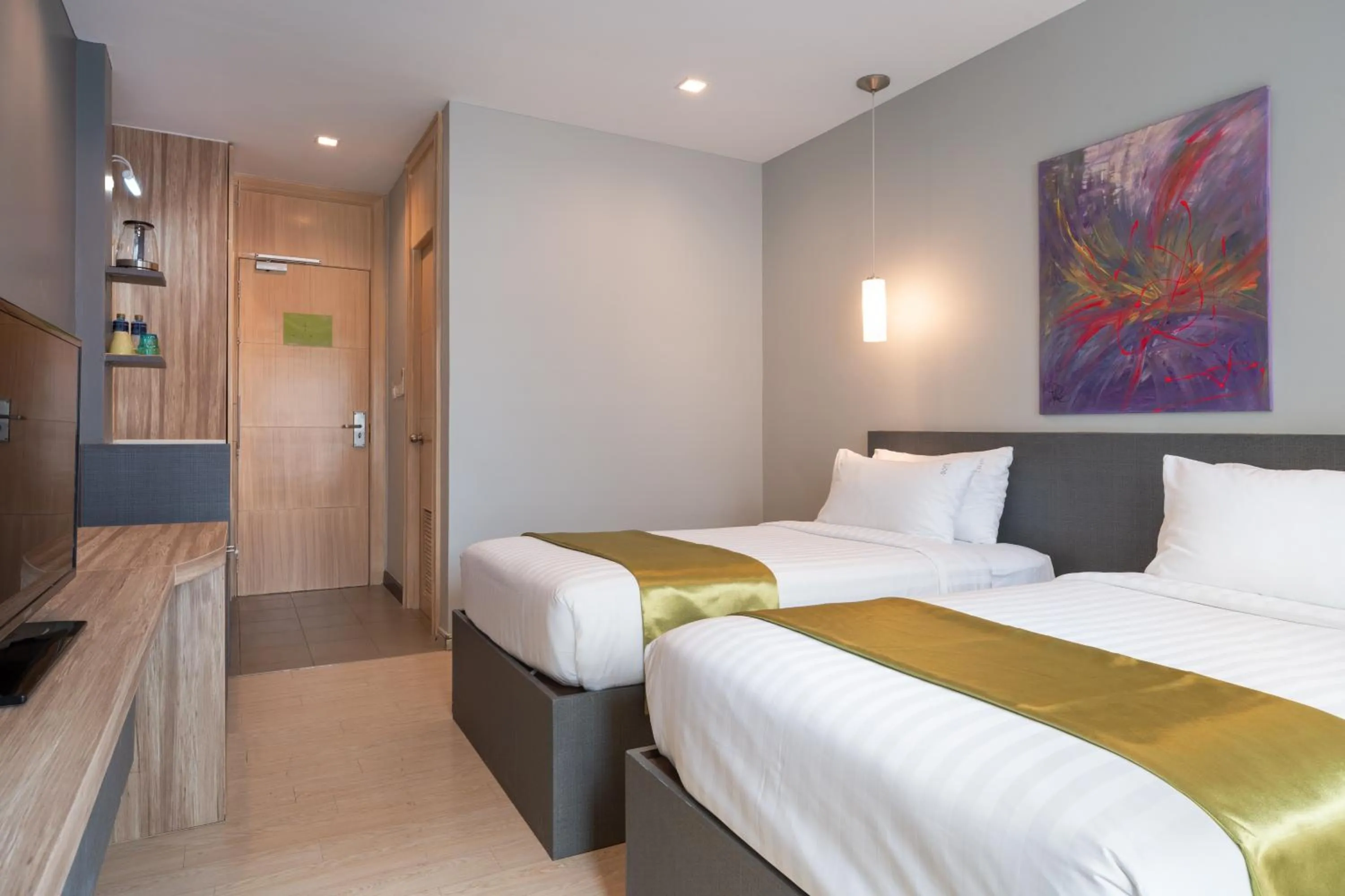 Photo of the whole room, Bed in iCheck inn Gems Center Silom