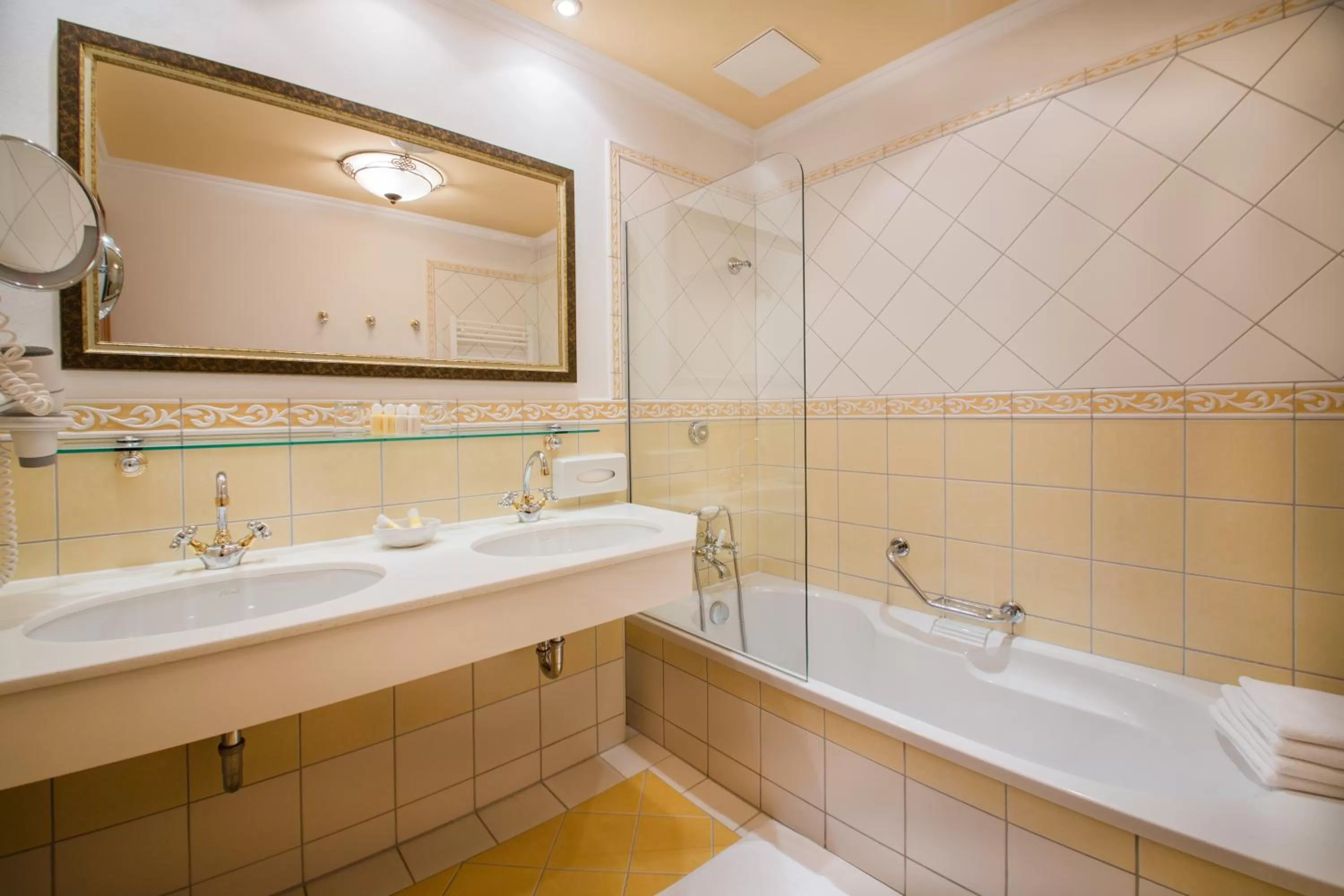 Bathroom in Hotel AlpenSchlössl