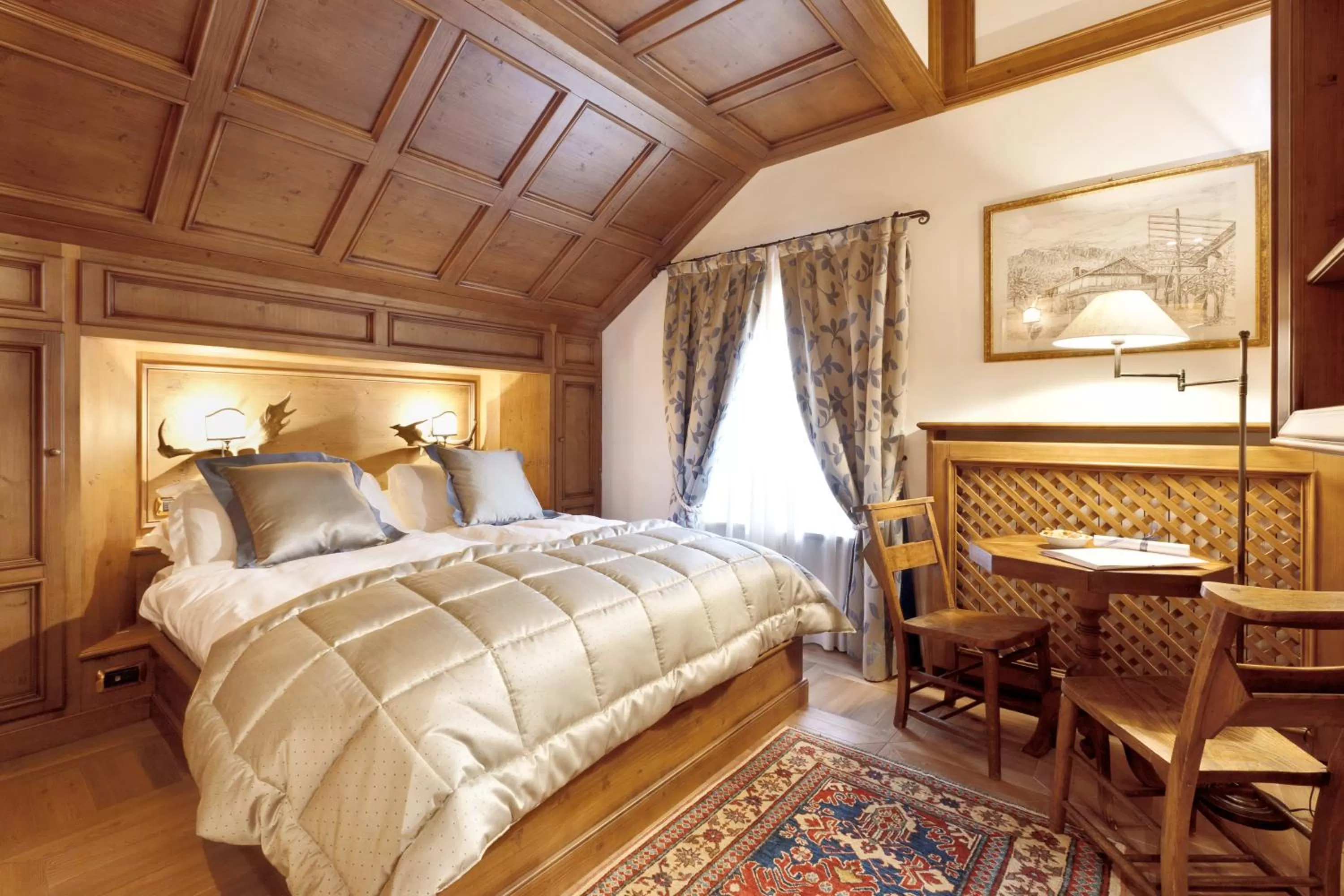Photo of the whole room, Bed in Ambra Cortina Luxury&Fashion Hotel