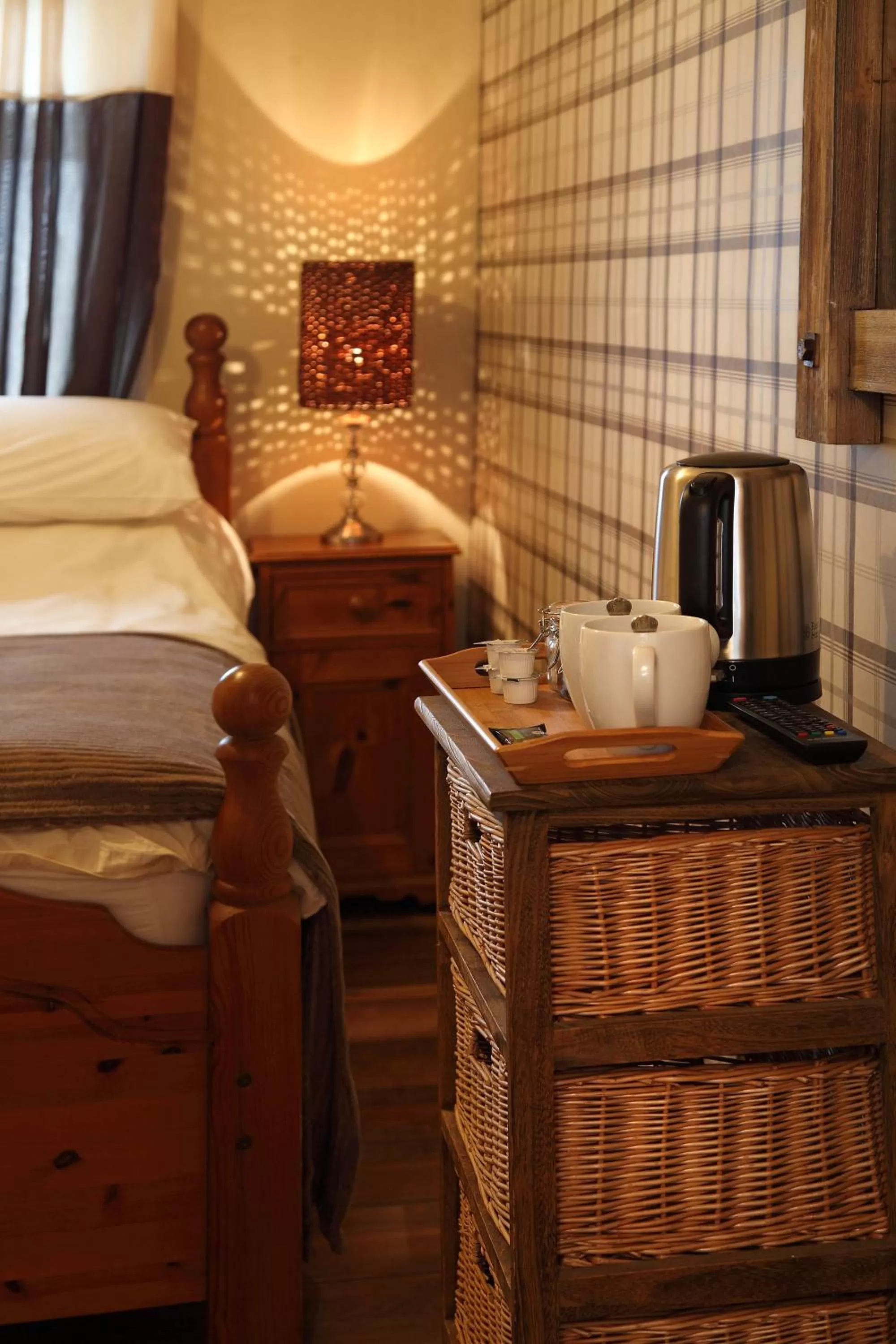 Coffee/tea facilities, Bed in The Windmill Inn - Whitby