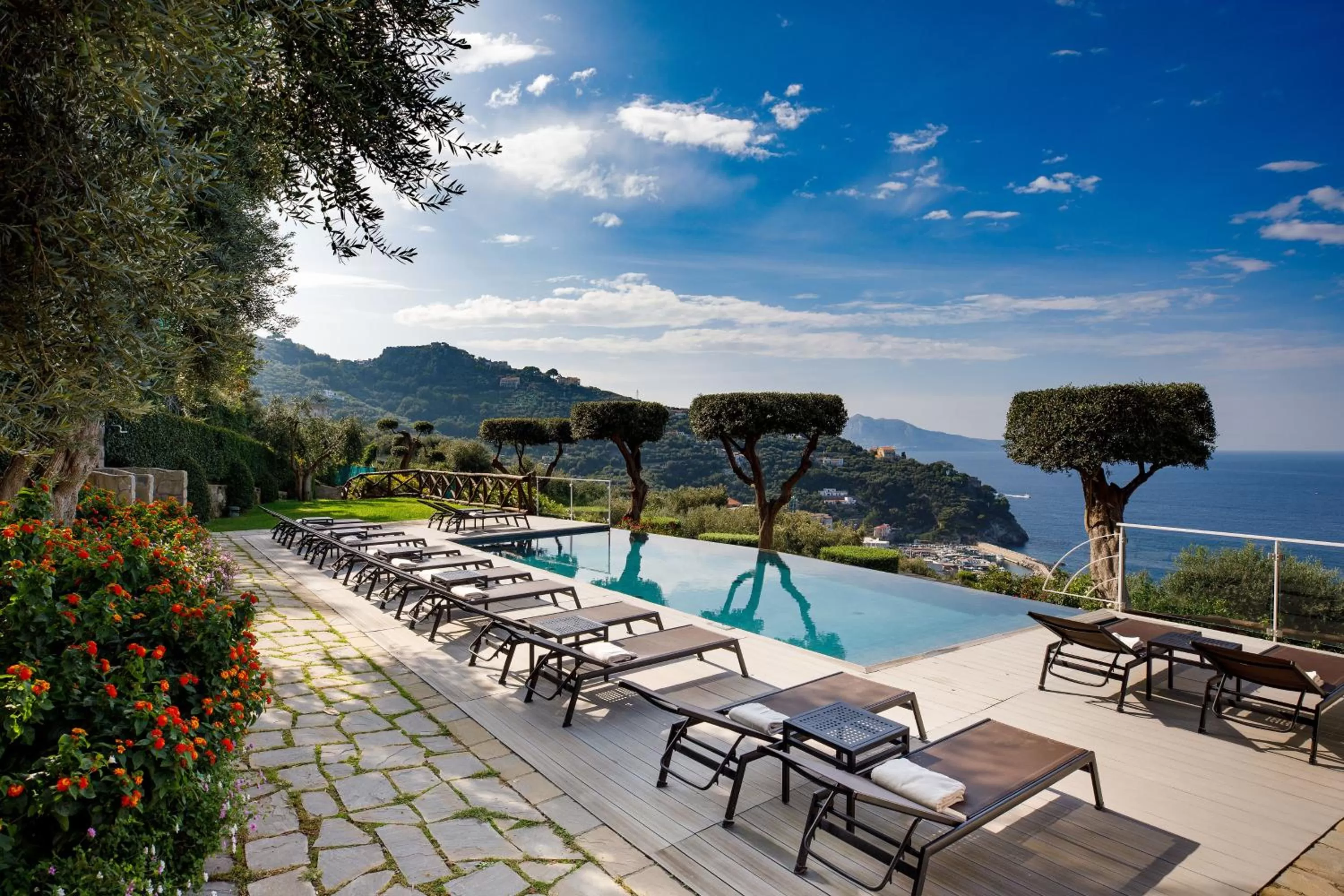 Pool view in Villa Fiorella Art Hotel