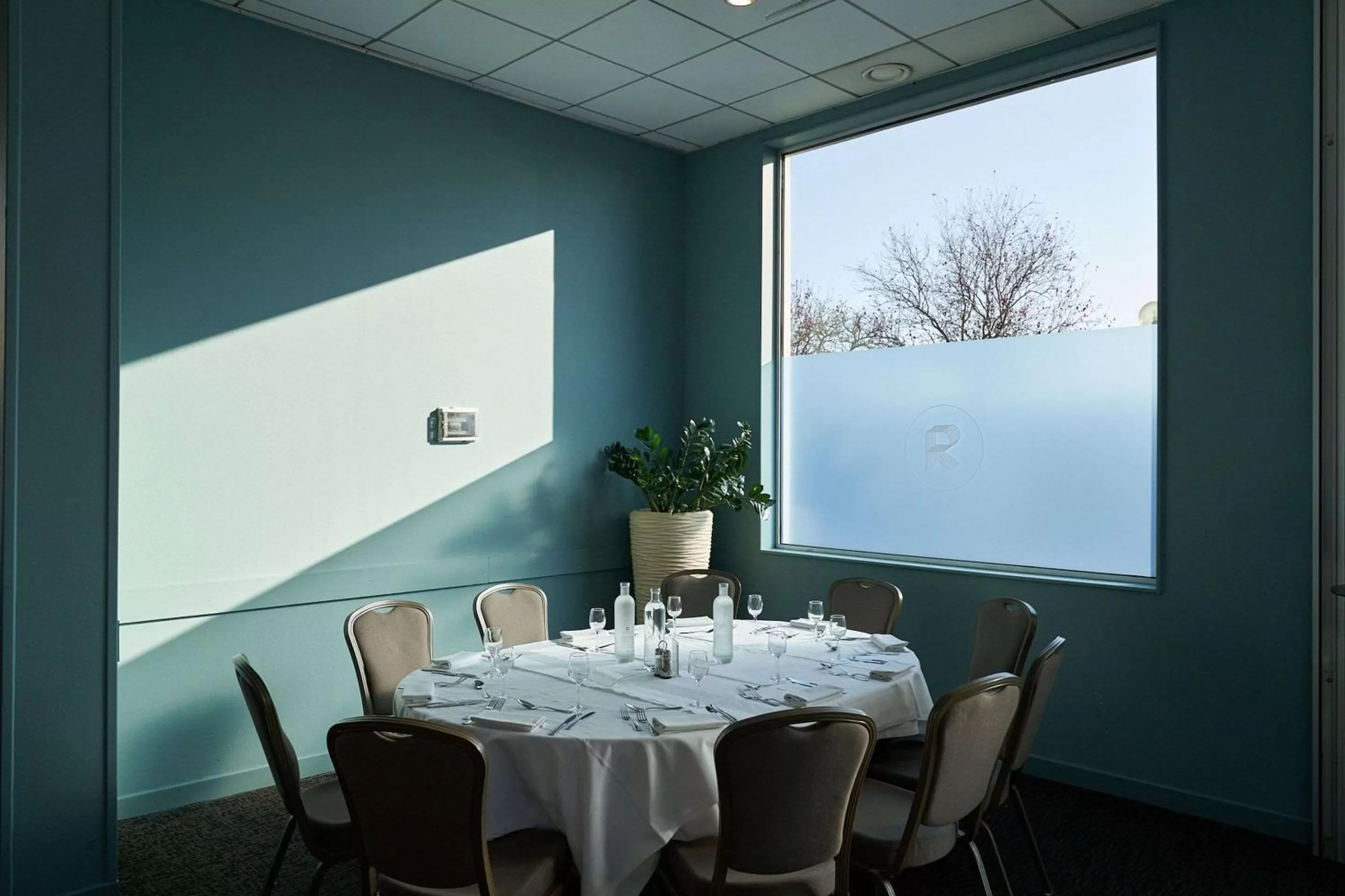 Restaurant/places to eat in Best Western Plus Paris Saclay