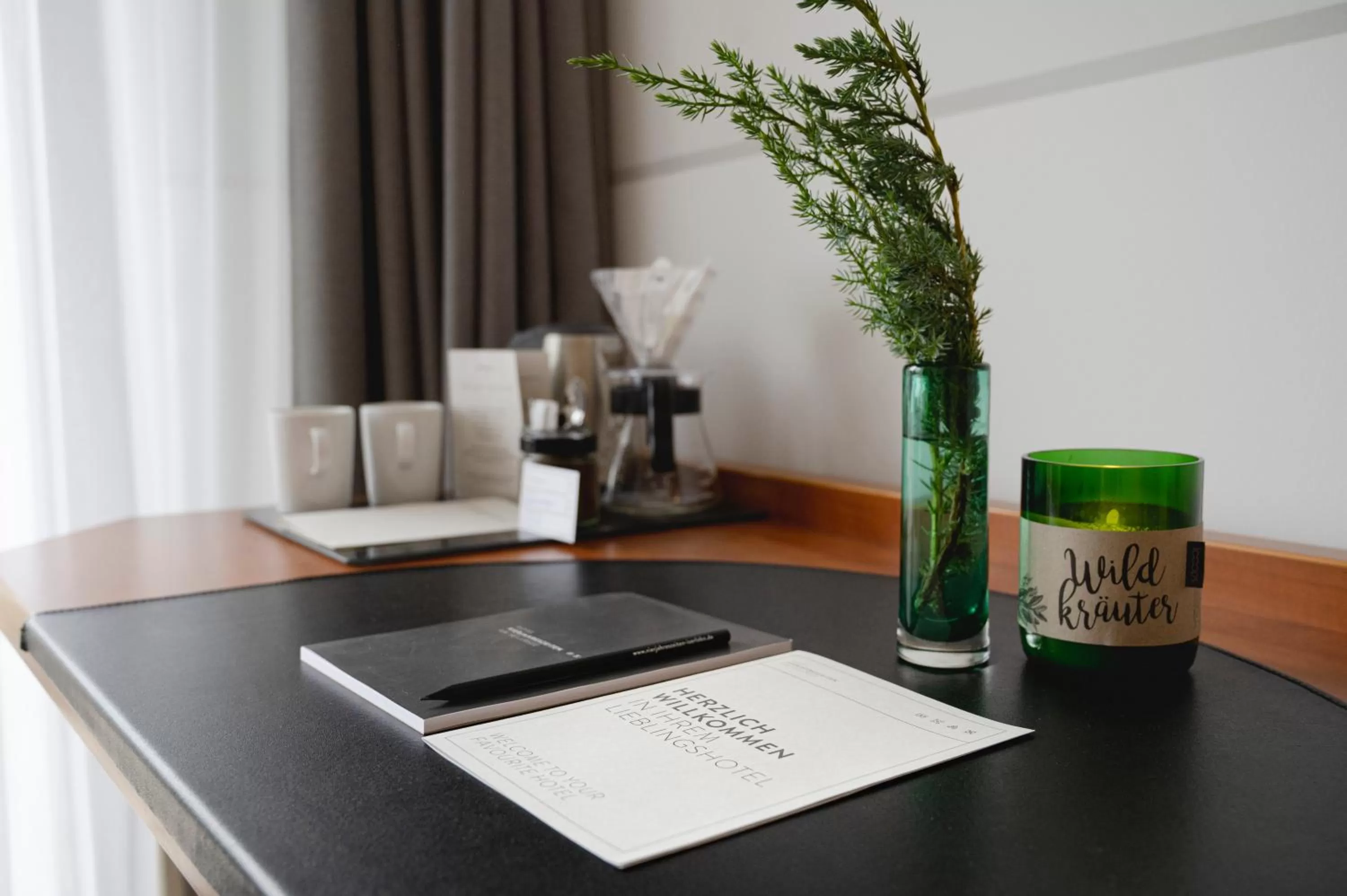 Coffee/tea facilities in Hotel VierJahreszeiten am Seilersee