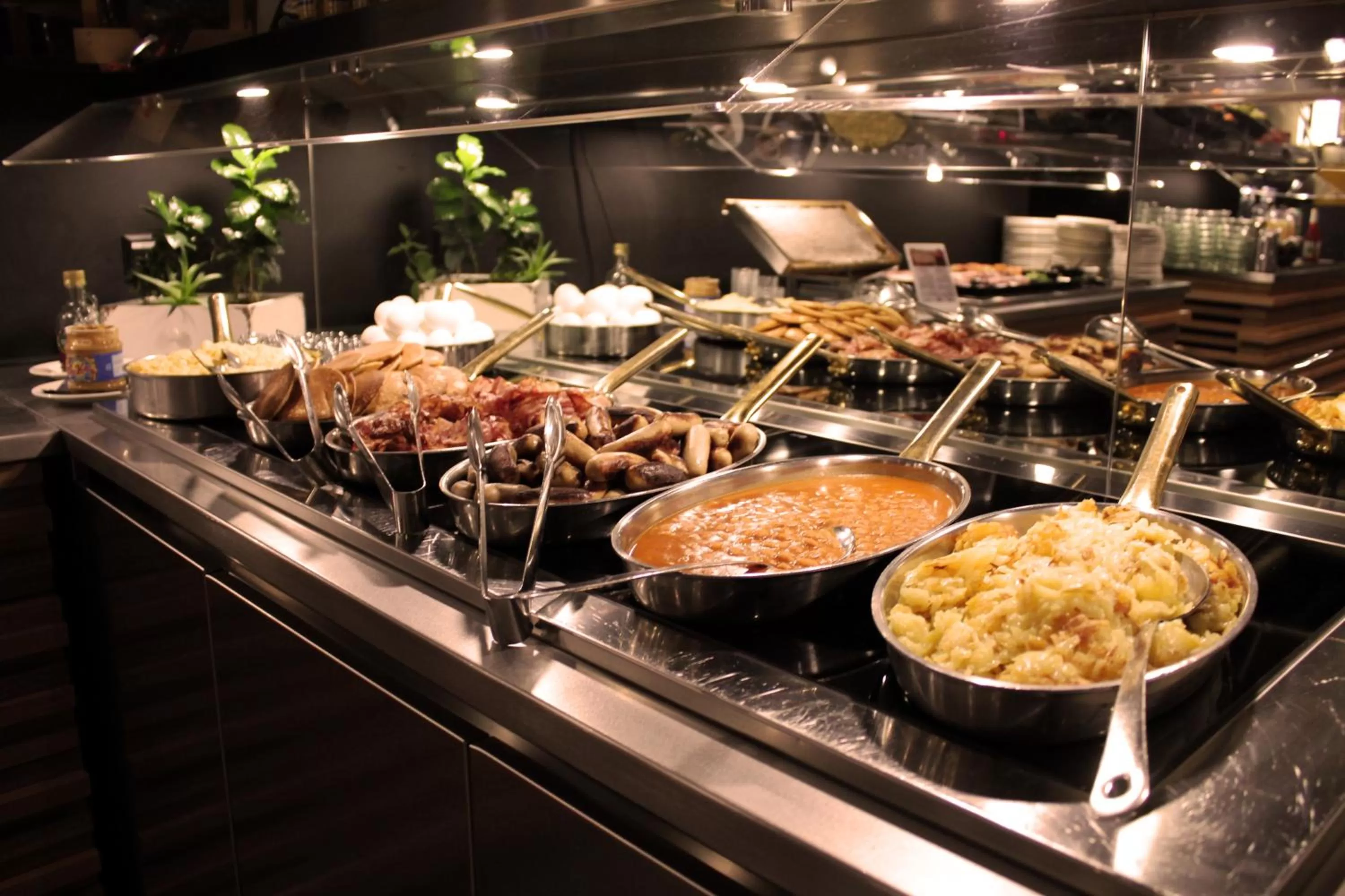 American breakfast in Novotel Bern Expo