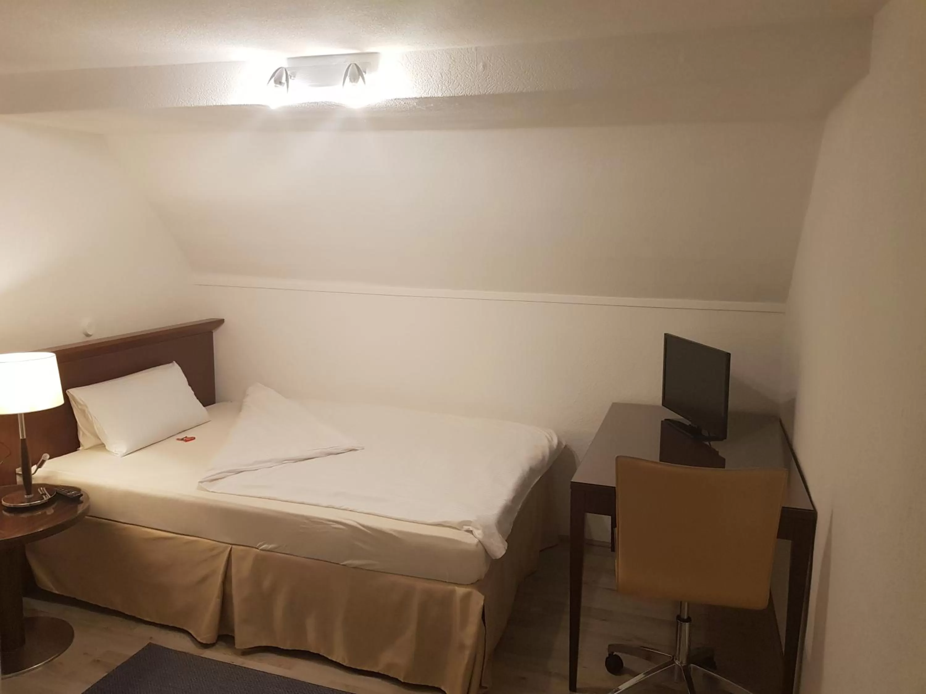 Photo of the whole room, Bed in Hotel Pension Blüchersruh