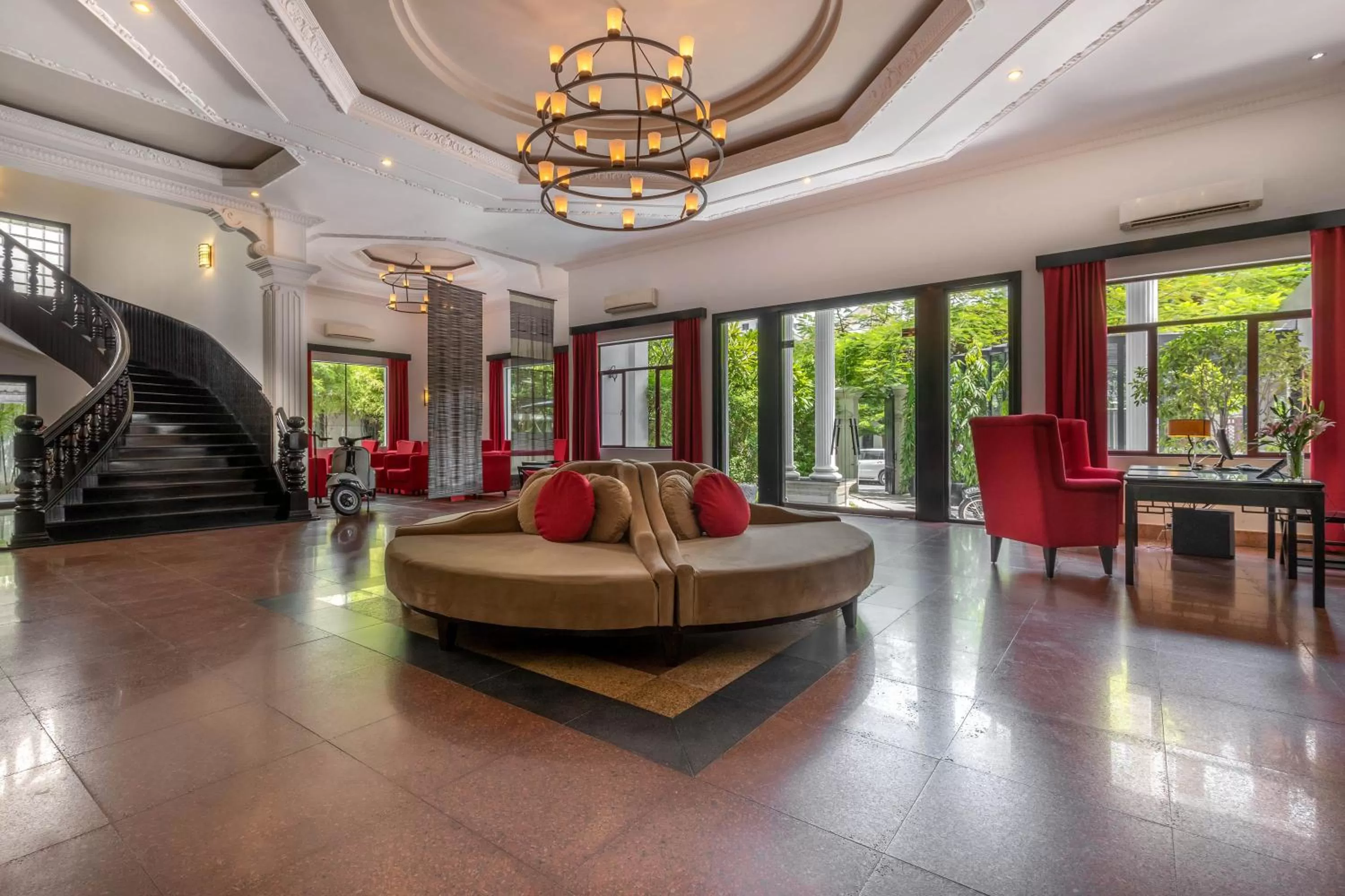 Lobby or reception in White Mansion 白色公馆