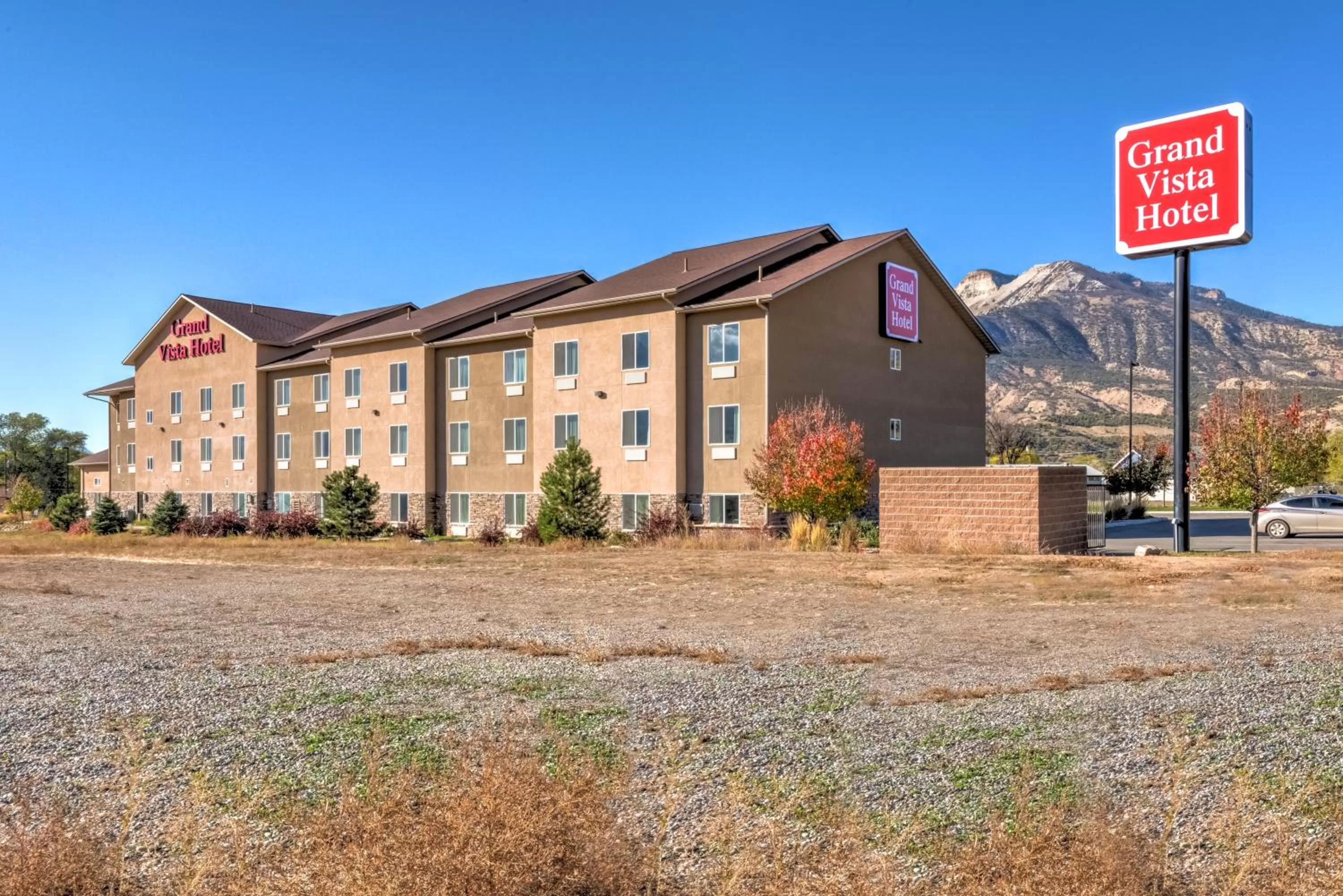 Property building in Grand Vista Hotel Parachute