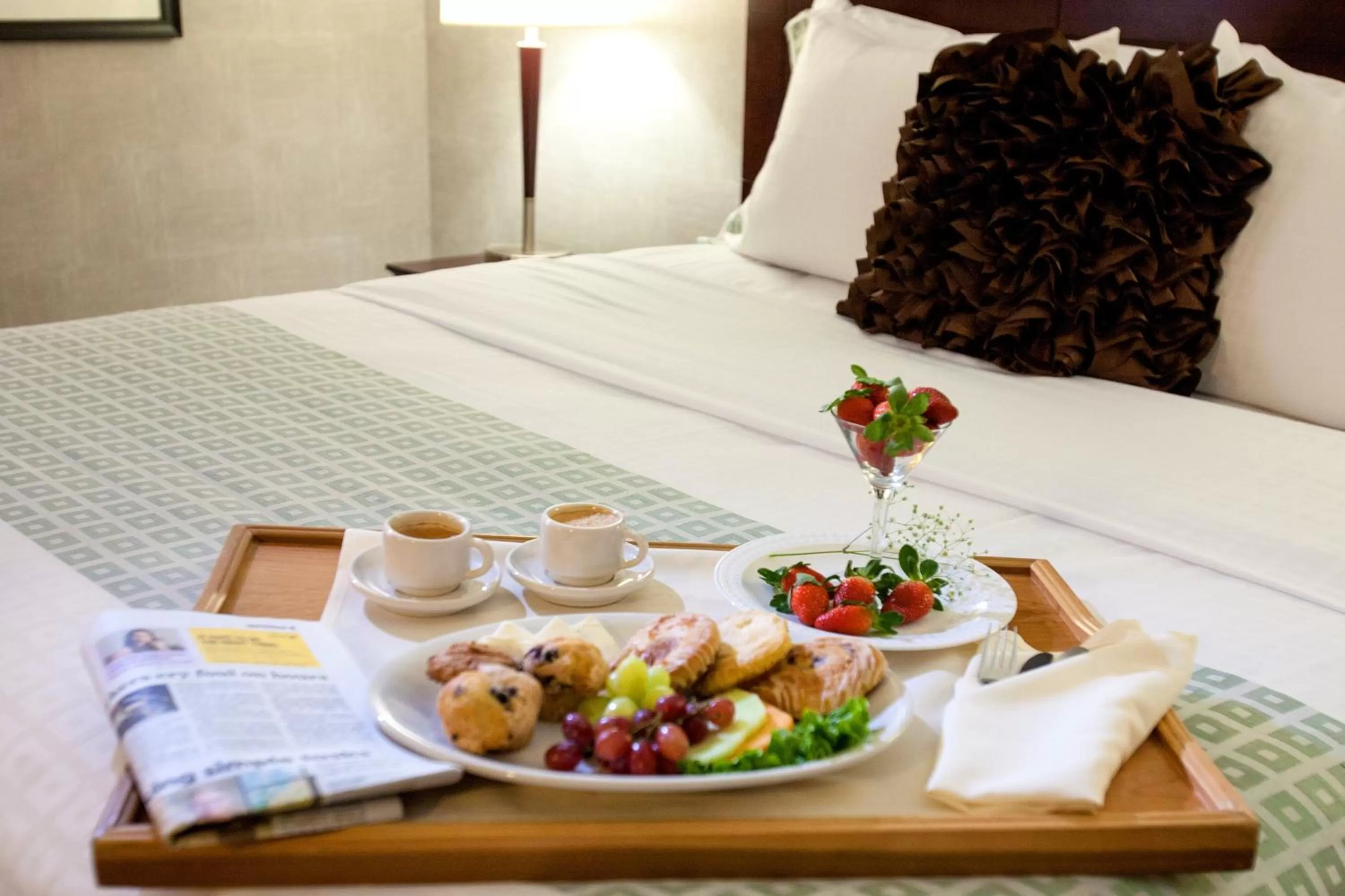 Food, Bed in Somerset Inn Troy