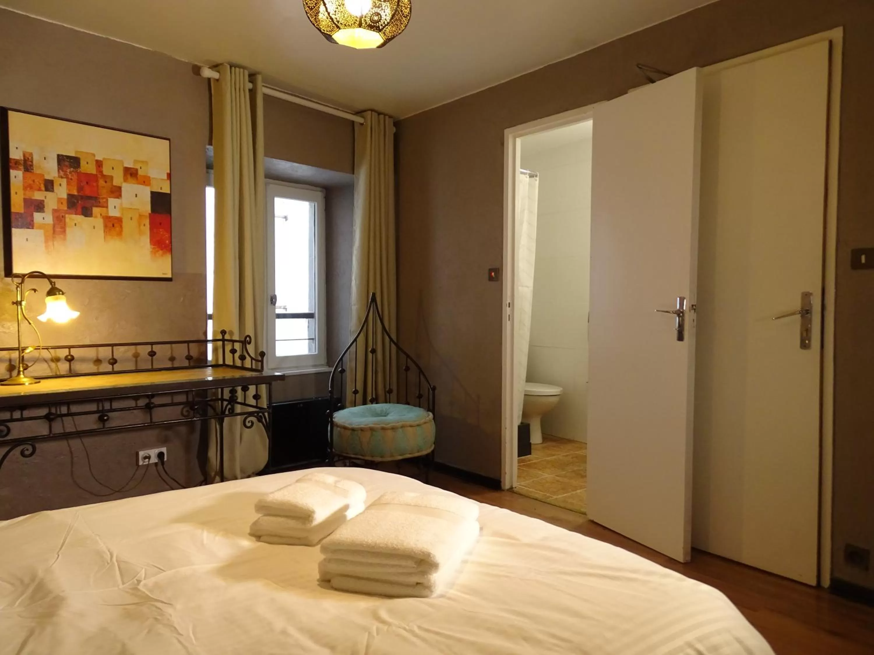 Bed in DÉDÉ DU VAL B&B