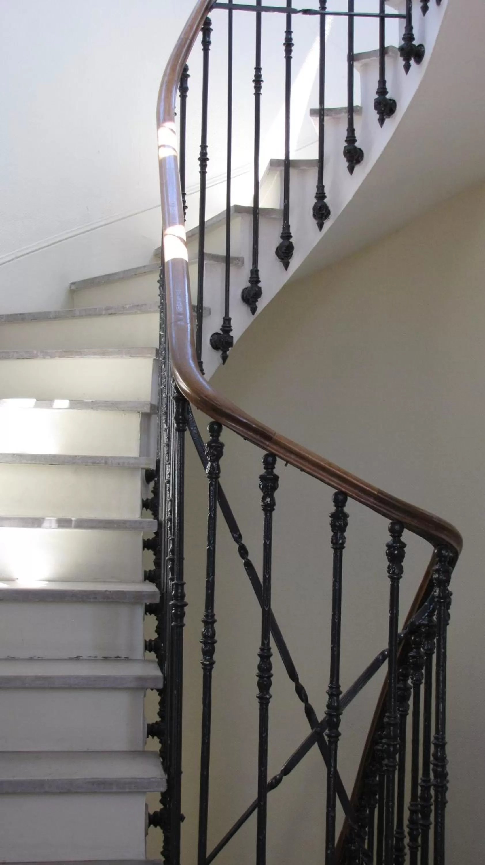 Decorative detail in Hôtel de France