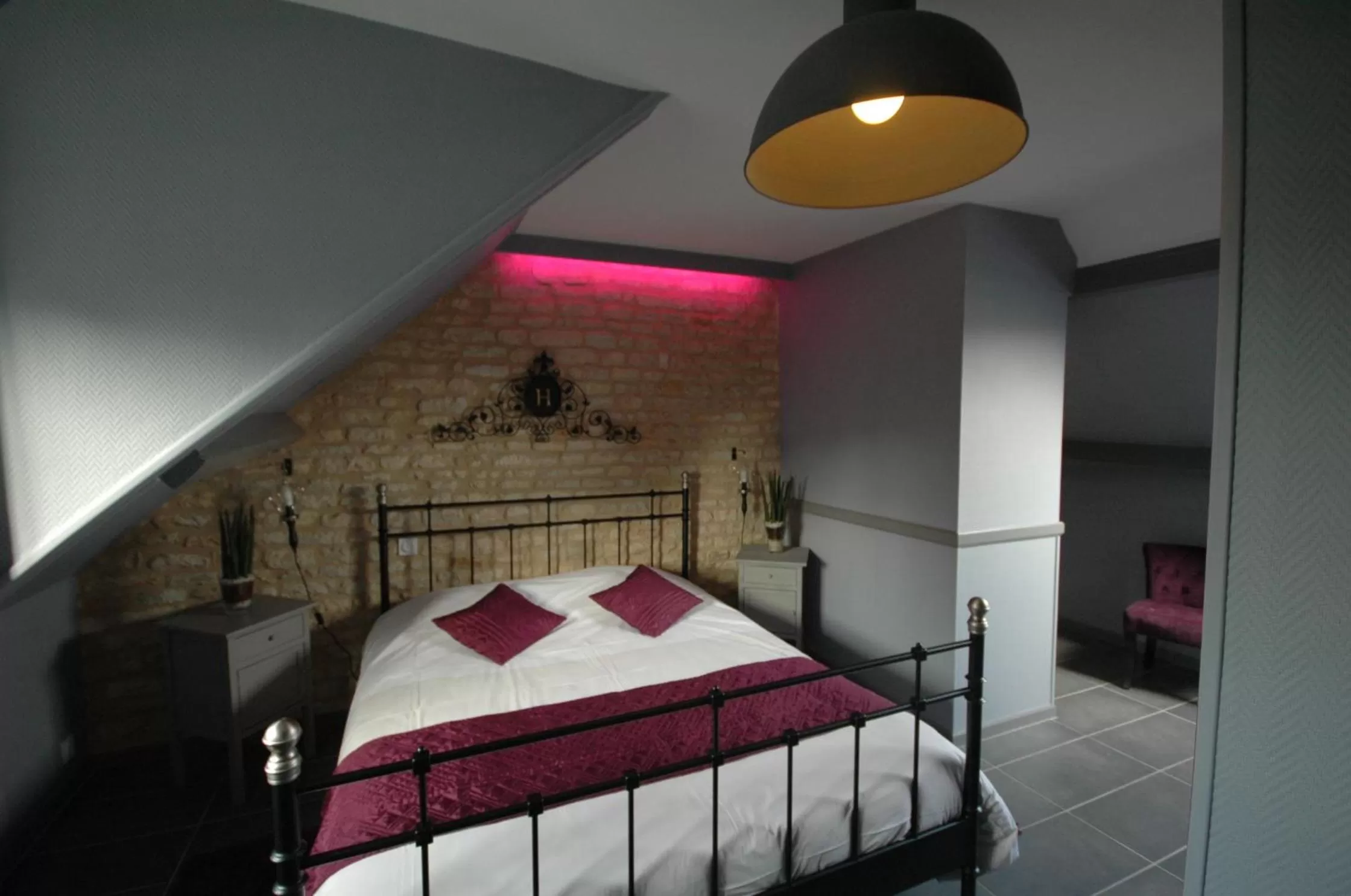 Bed in Hotel restaurant La Pêcherie - Le manoir d'à coté - Les 5 ruches -Logis hôtels