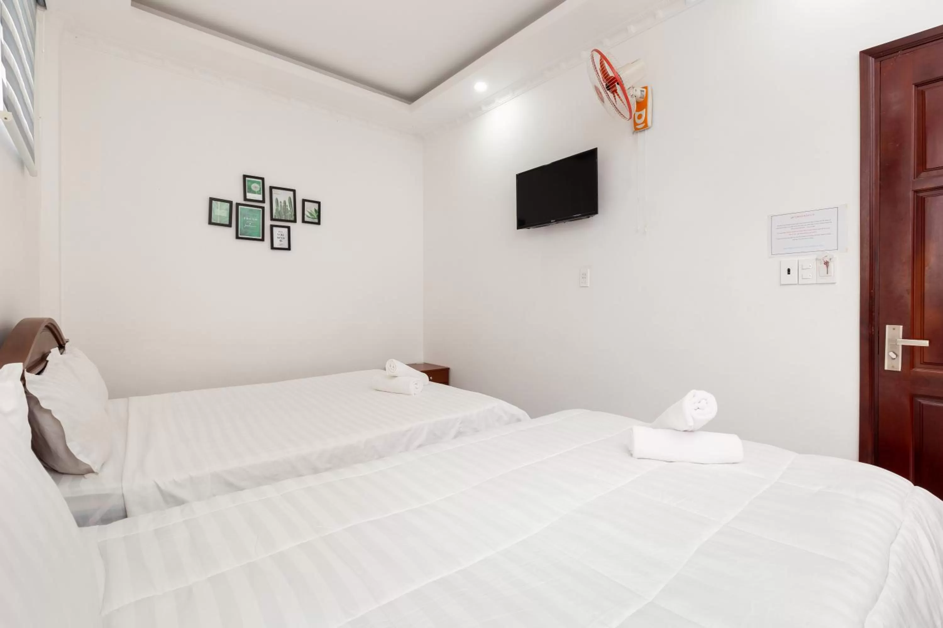 Bed in Luxury Vườn Lài Hotel