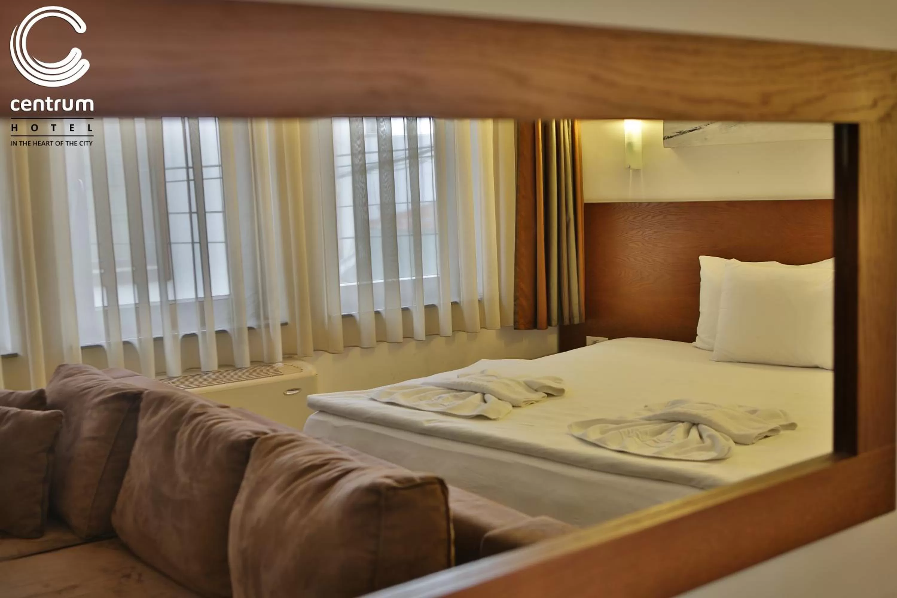 Shower, Bed in Hotel Centrum Prizren