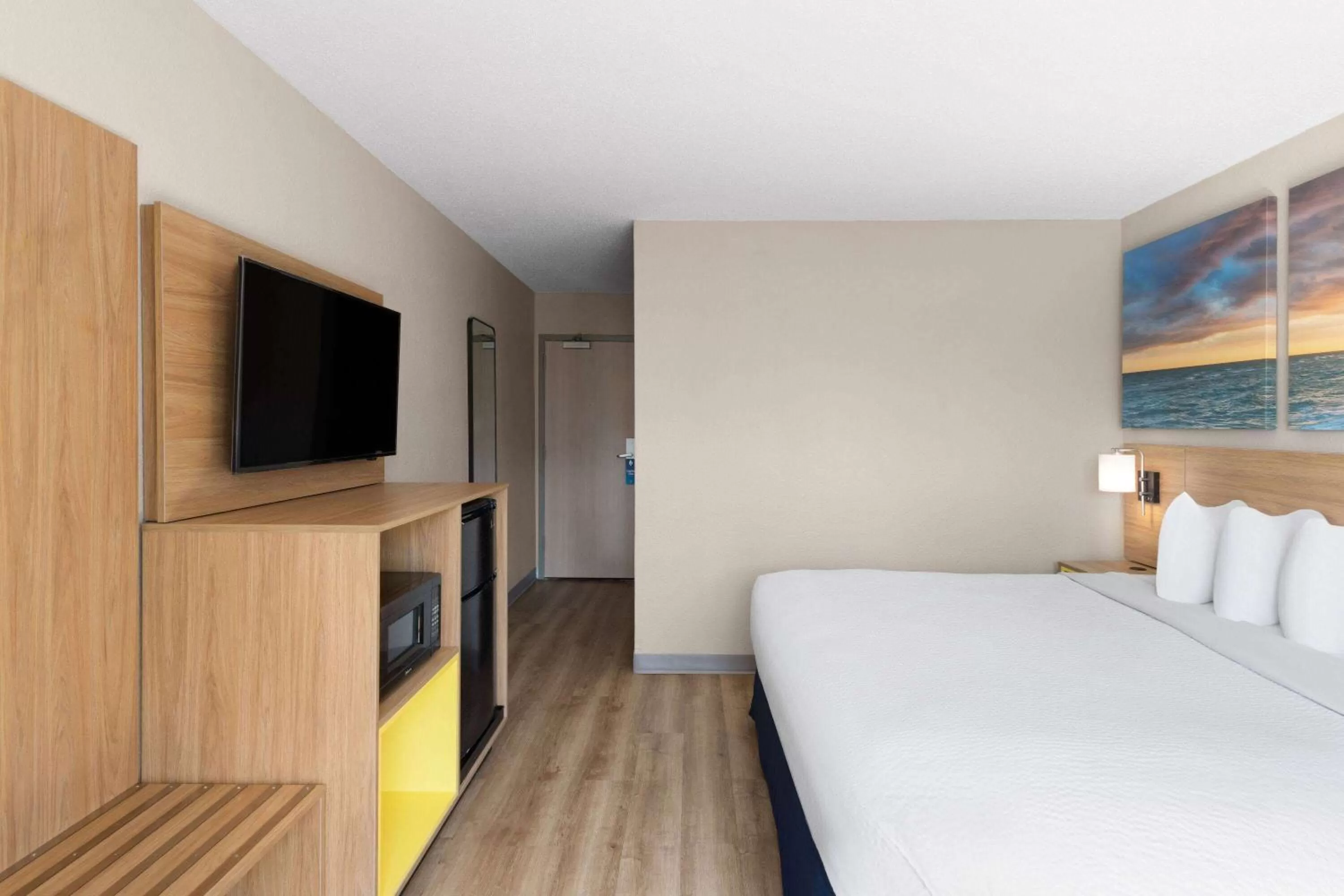 Photo of the whole room, Bed in Days Inn by Wyndham Florence Near Civic Center