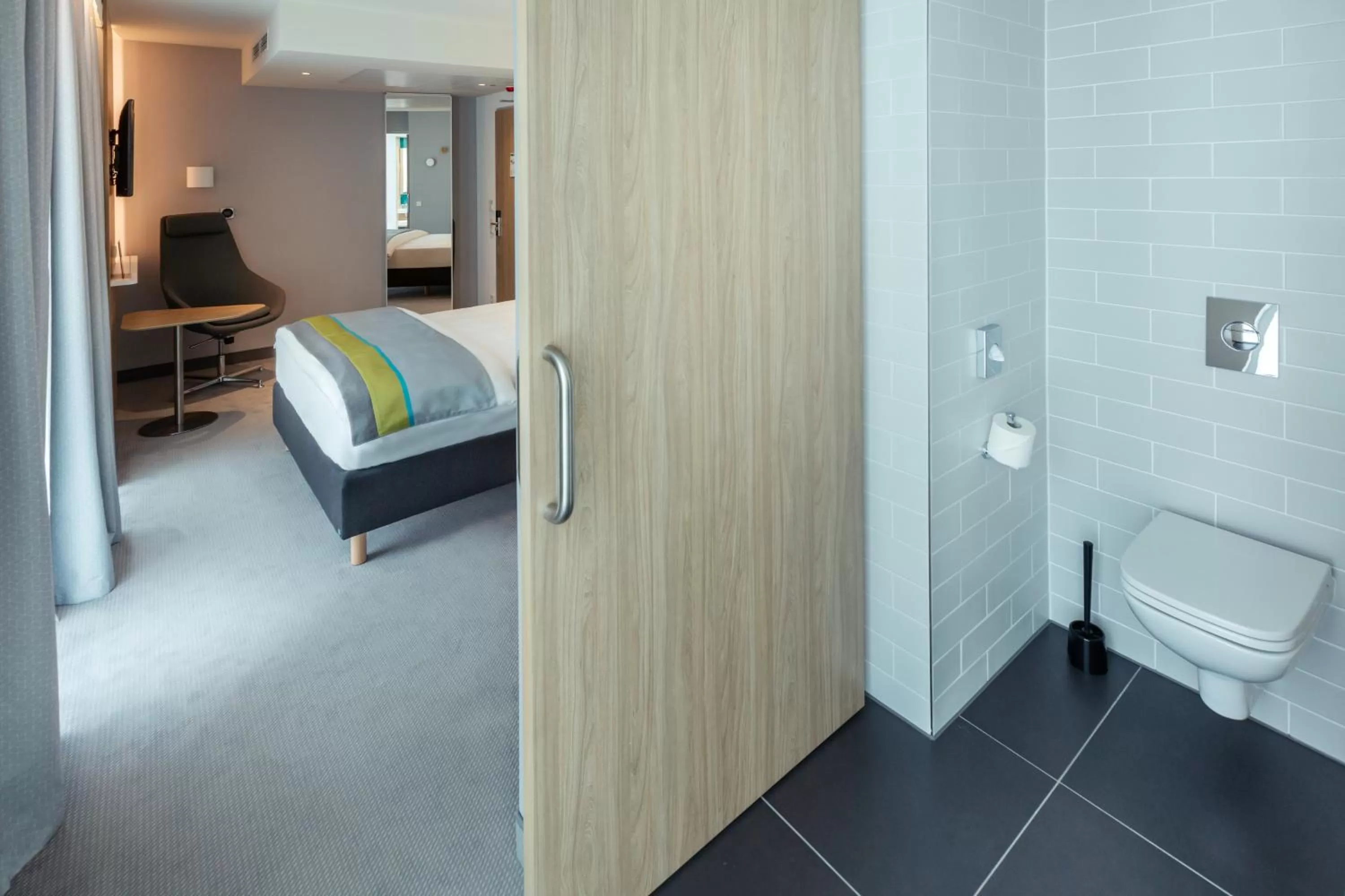 Photo of the whole room, Bed in Holiday Inn Express - Erlangen by IHG