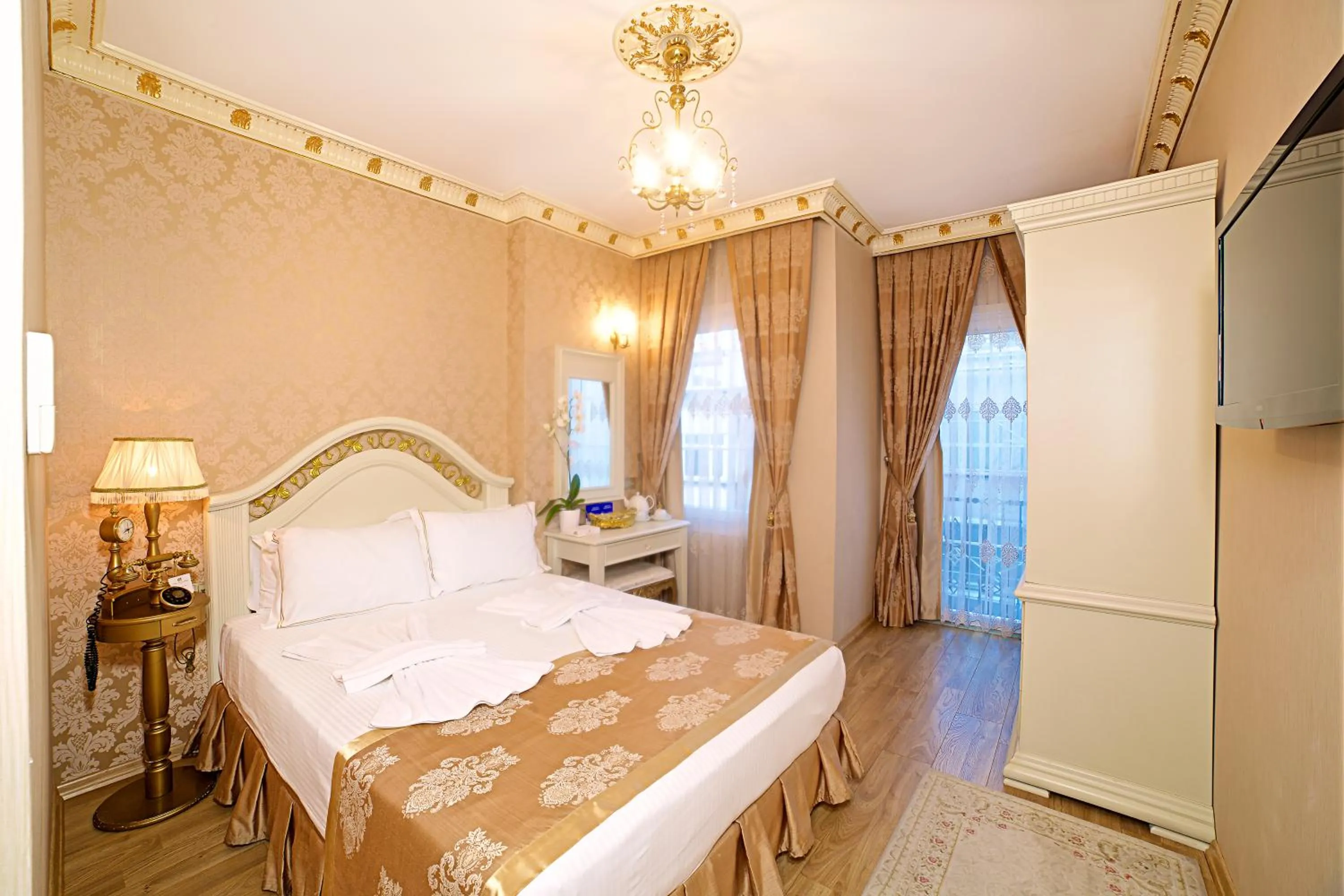 Massage, Bed in White House Hotel Istanbul