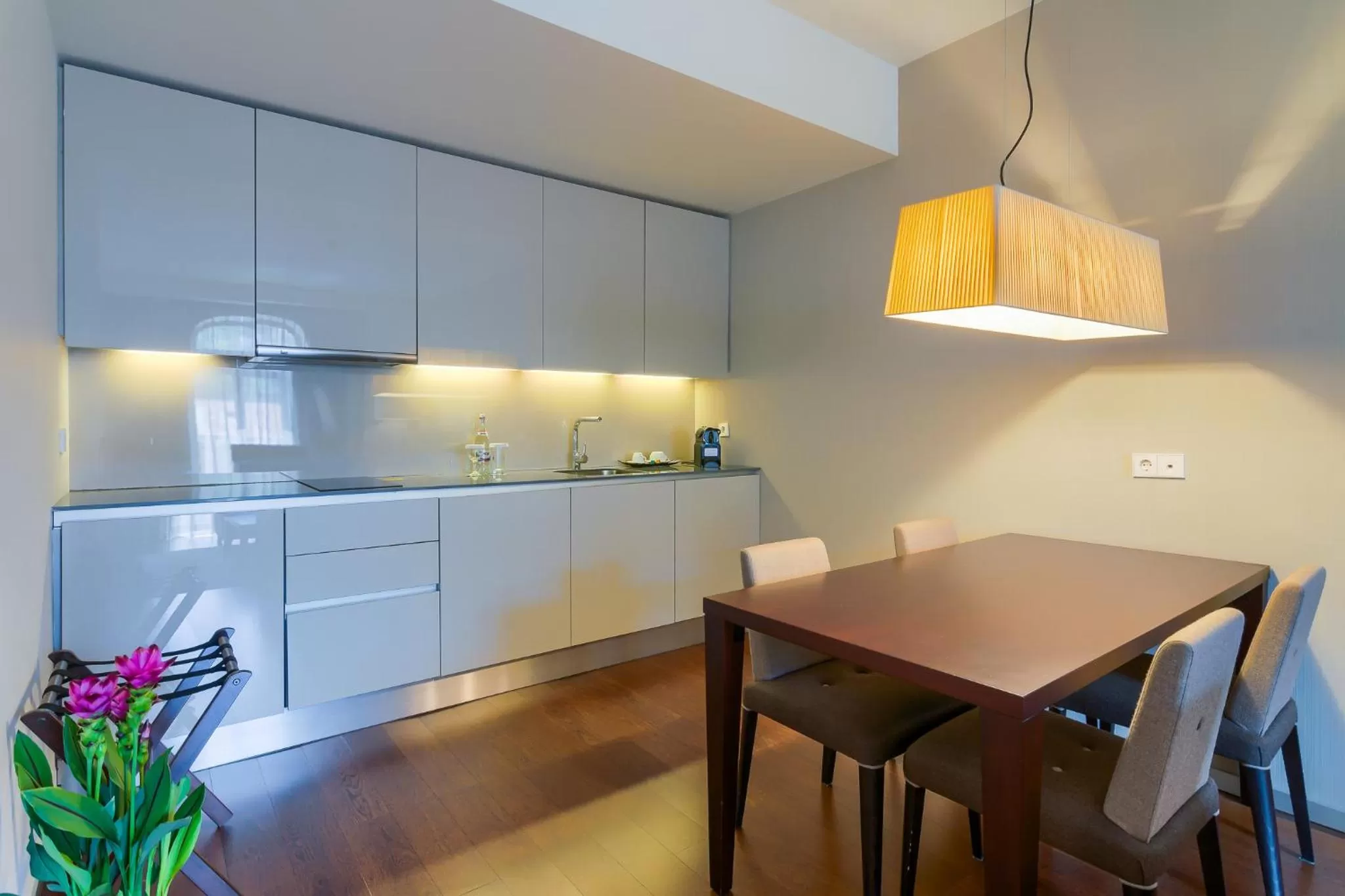Kitchen or kitchenette in Hotel Cismigiu