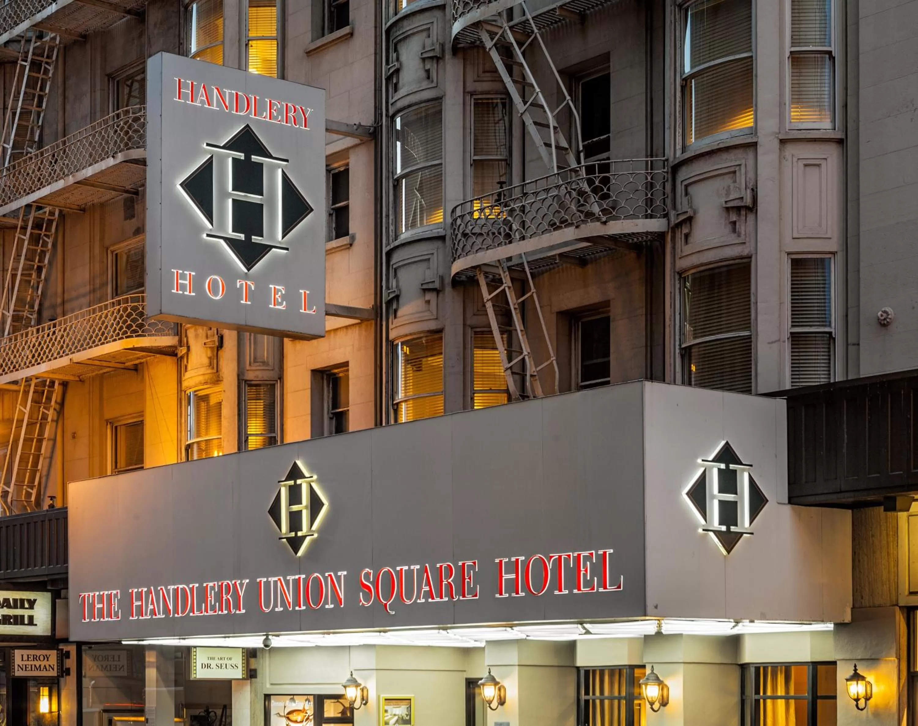 Facade/entrance in Handlery Union Square Hotel