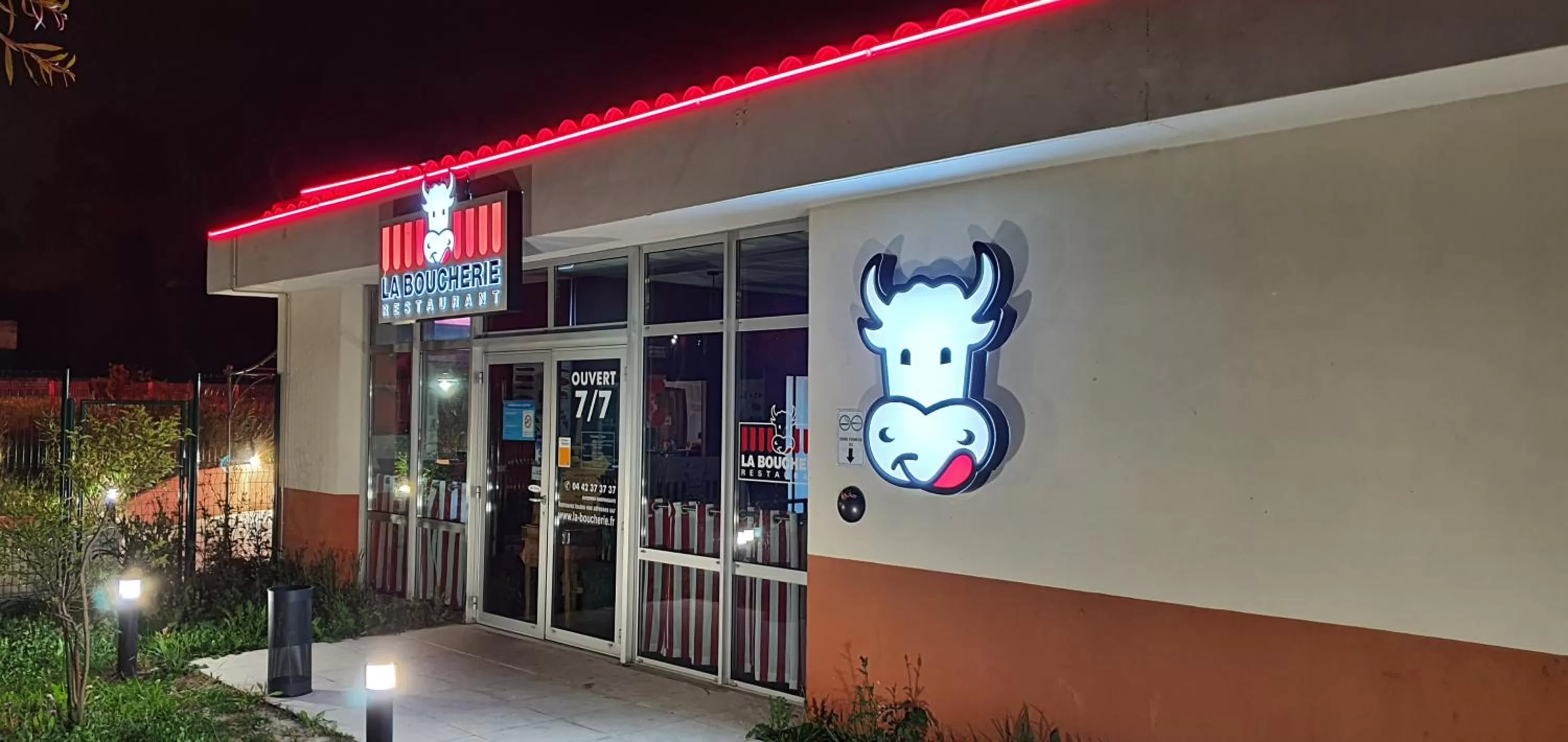 Patio in Kyriad Aix Les Milles - Plan de Campagne