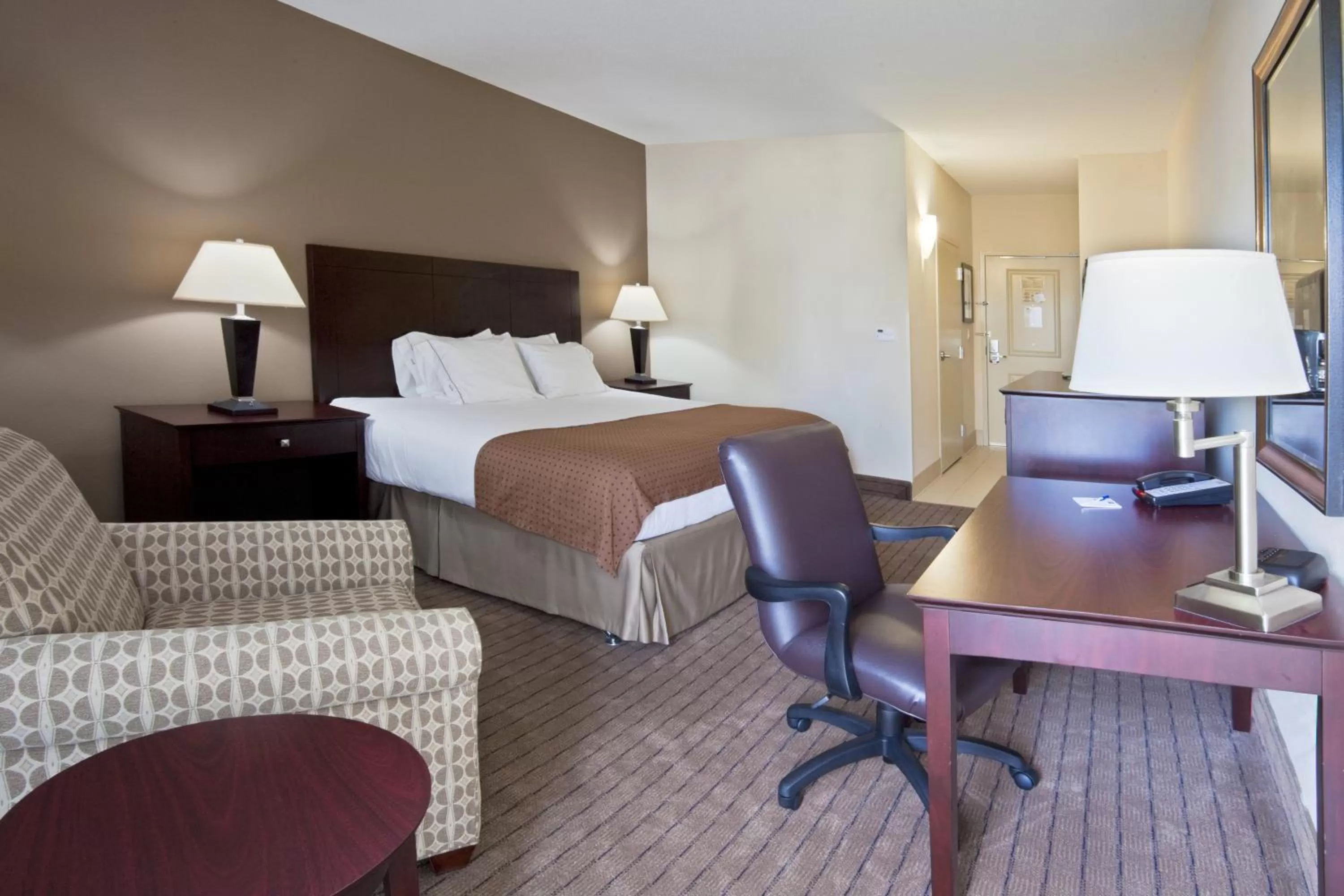 Photo of the whole room, Bed in Holiday Inn Express- North Palm Beach and IHG Hotel