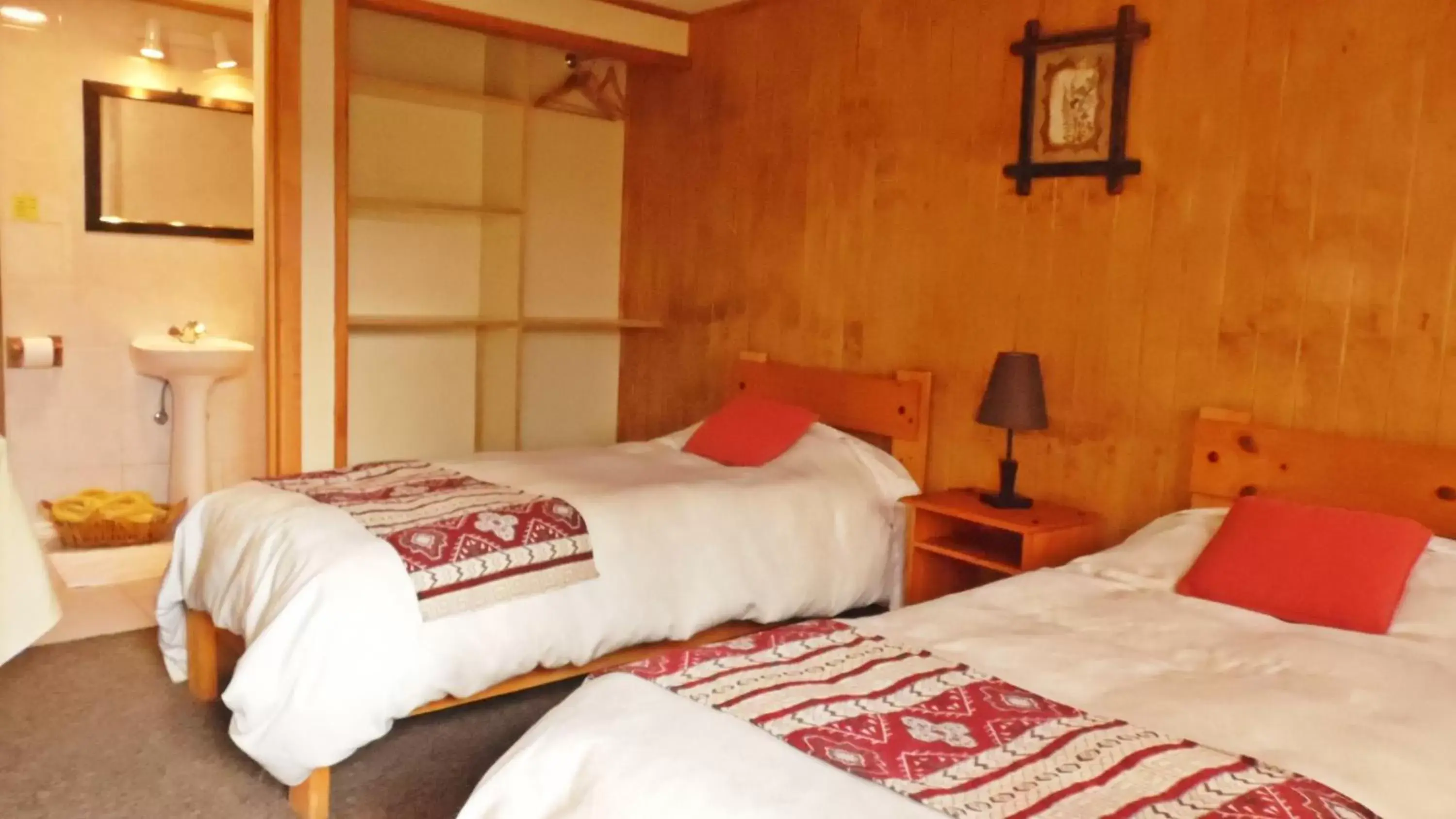 Twin Room in Big Bang Patagonia - Traveler Assistance Twin Room in Big Bang Patagonia - Traveler Assistance