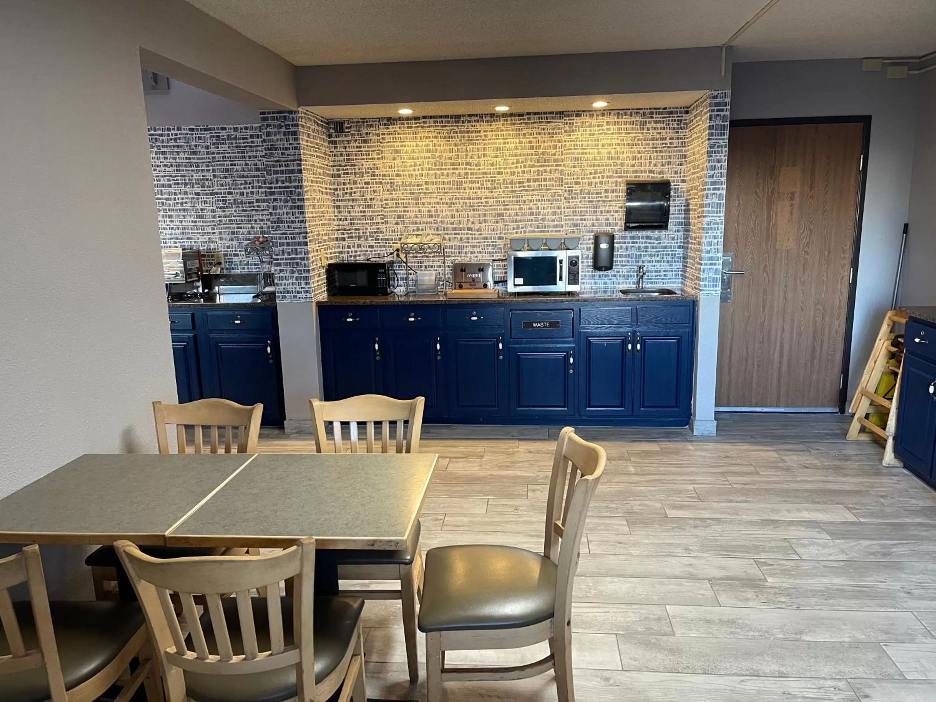 Breakfast in AmericInn by Wyndham Chippewa Falls