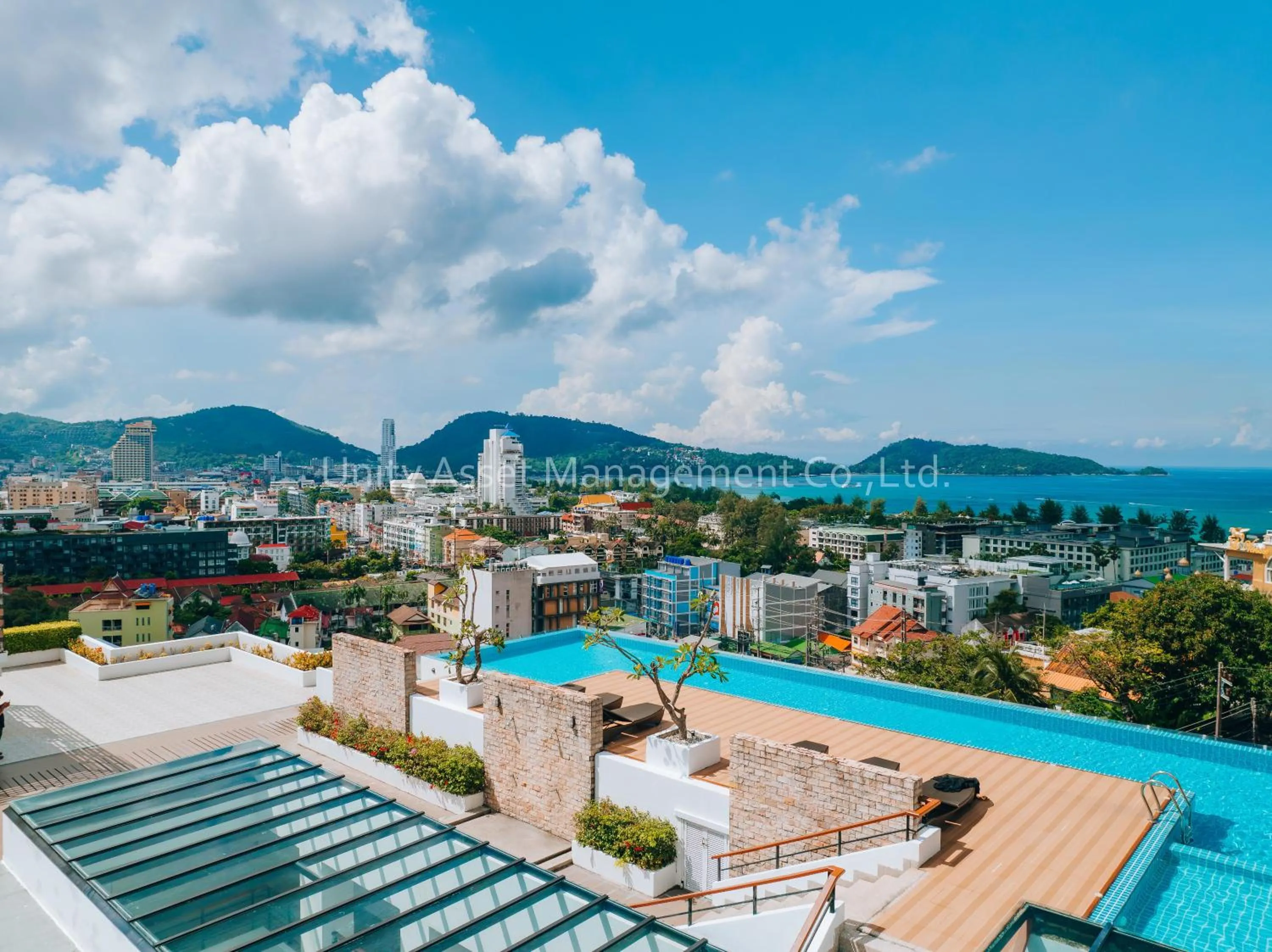 Swimming pool in The Unity and The Bliss Patong Residence