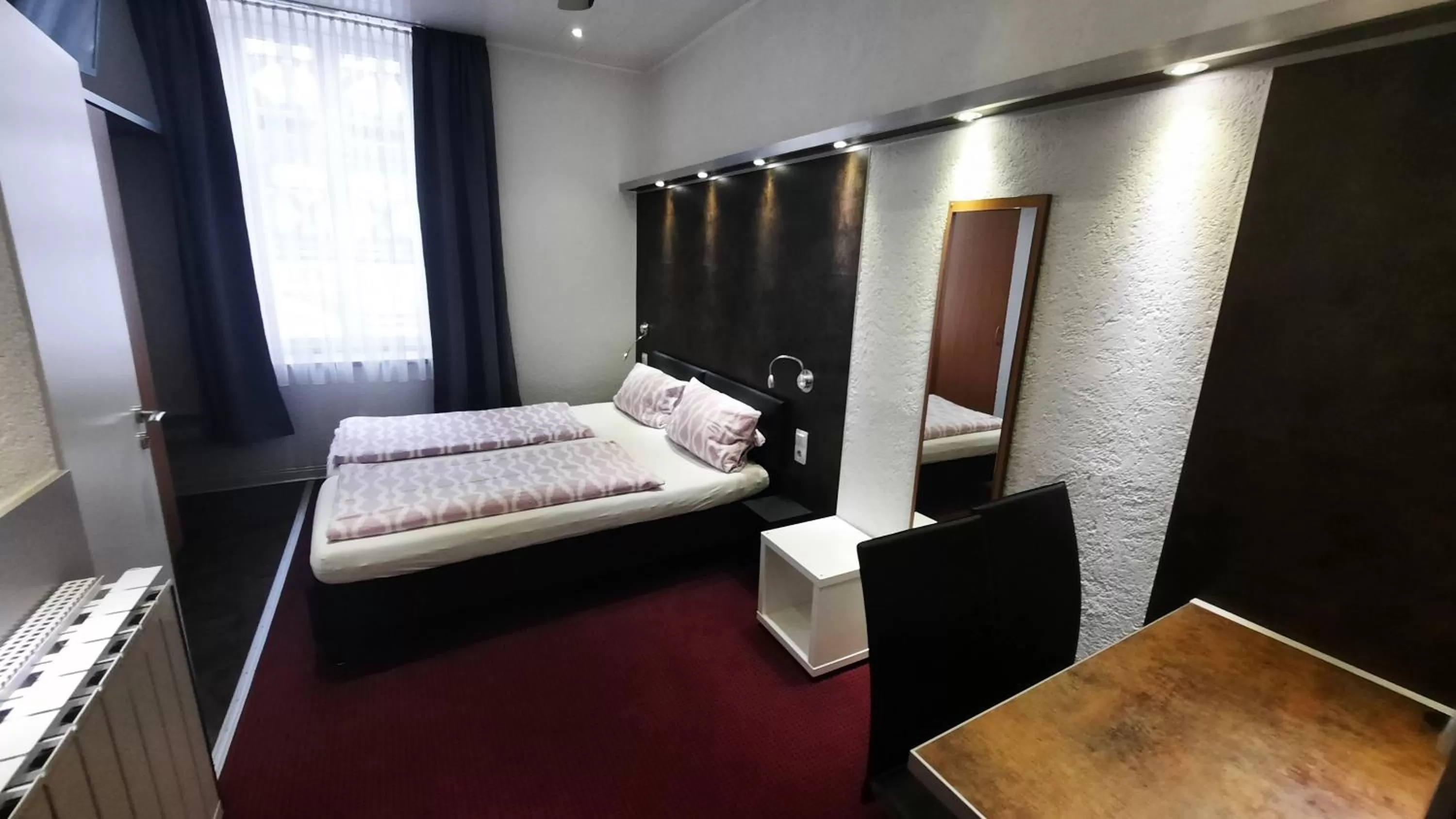 Bed in Hotel Corveyer Hof