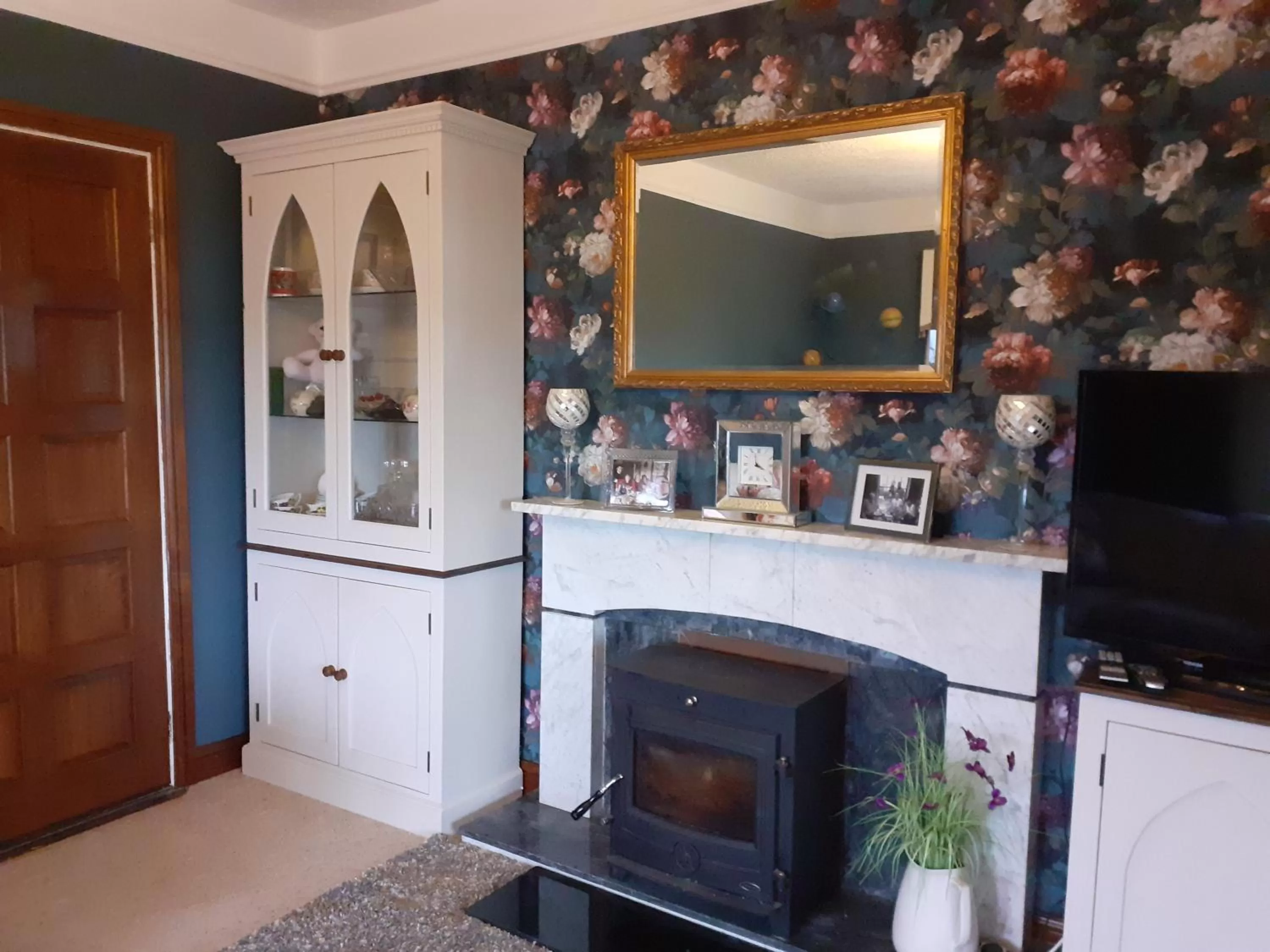 Communal lounge/ TV room in The Ring Farmhouse