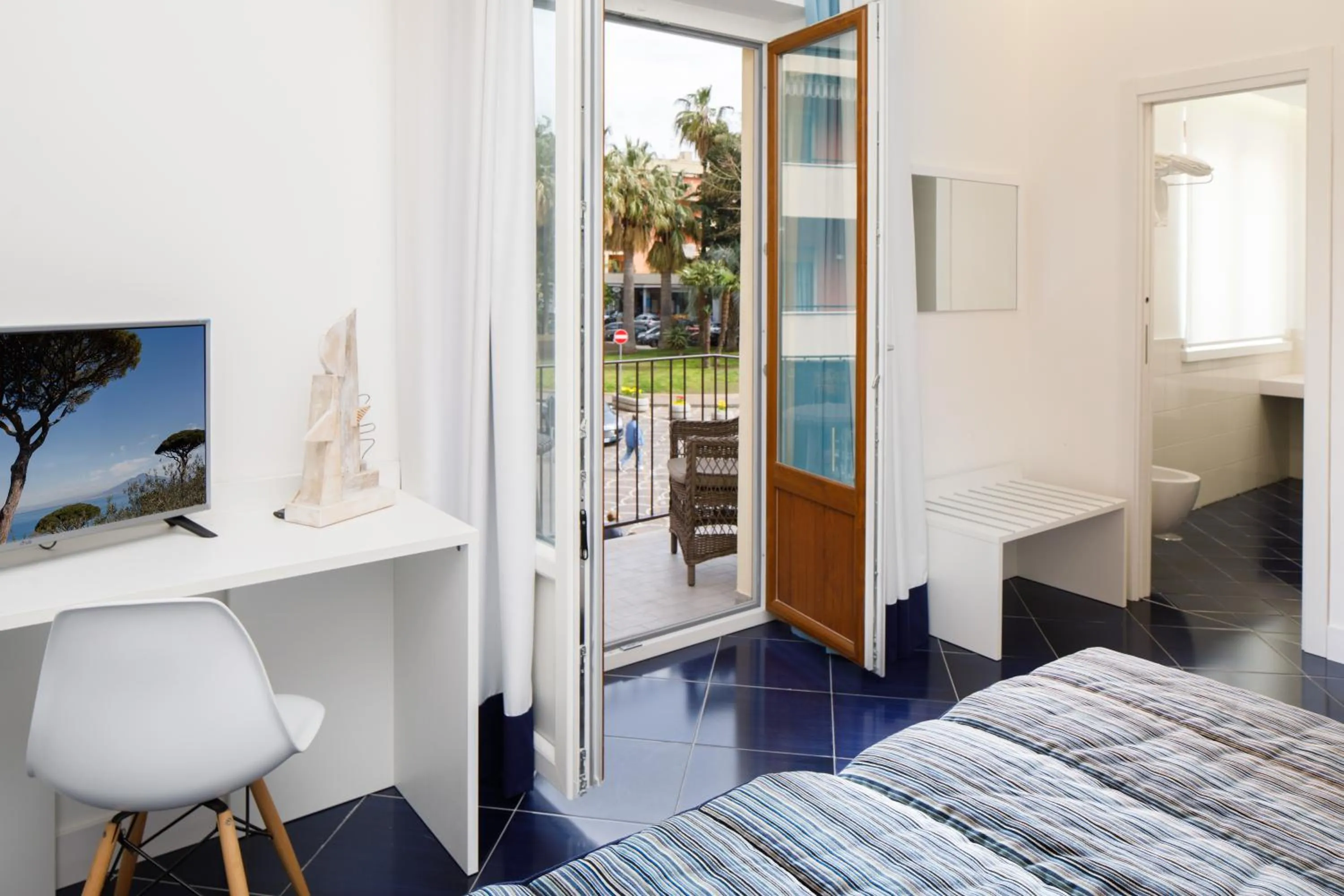 City view, Bed in Hotel Nice