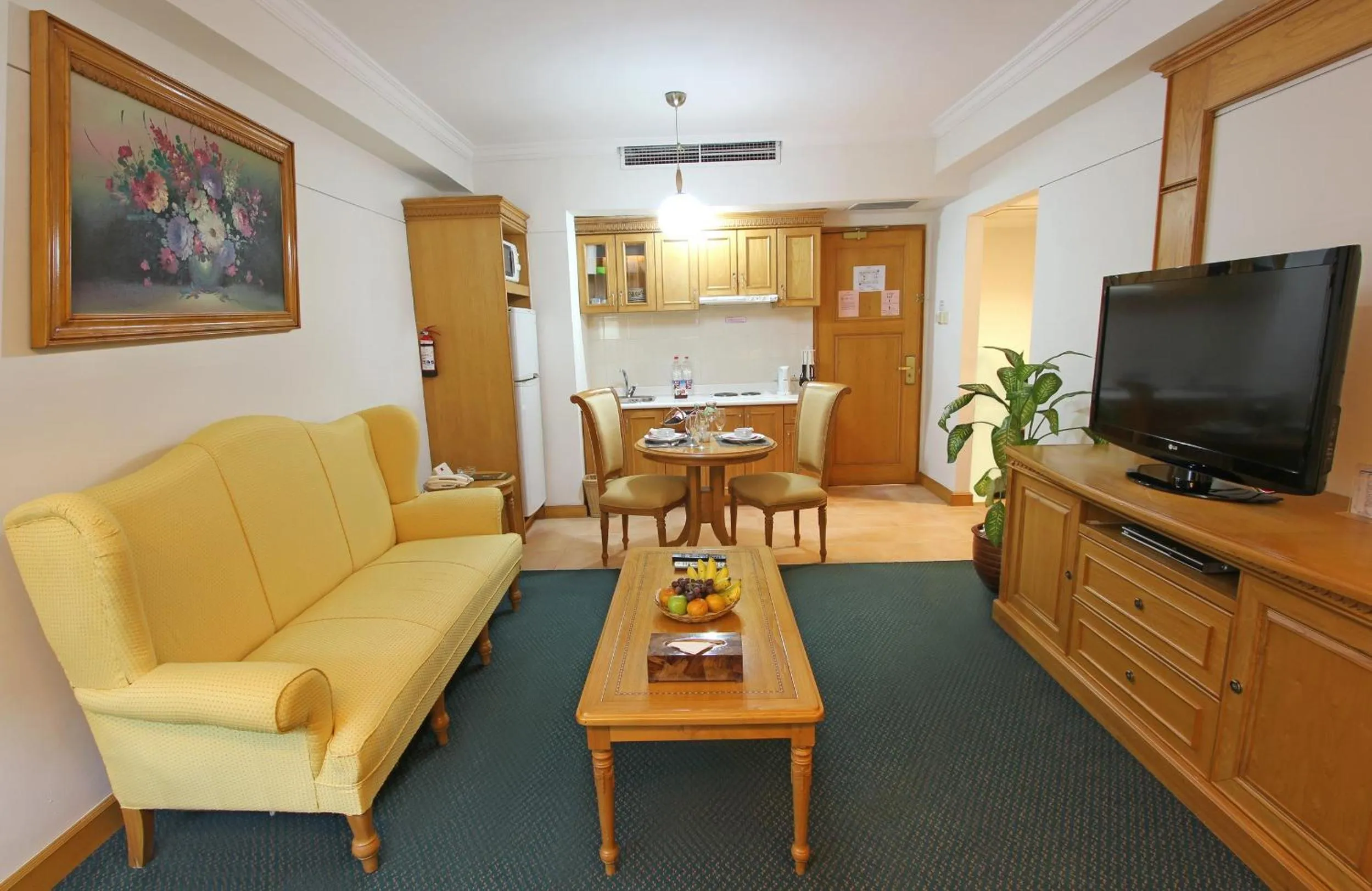 Living room in Harmoni Suites Hotel