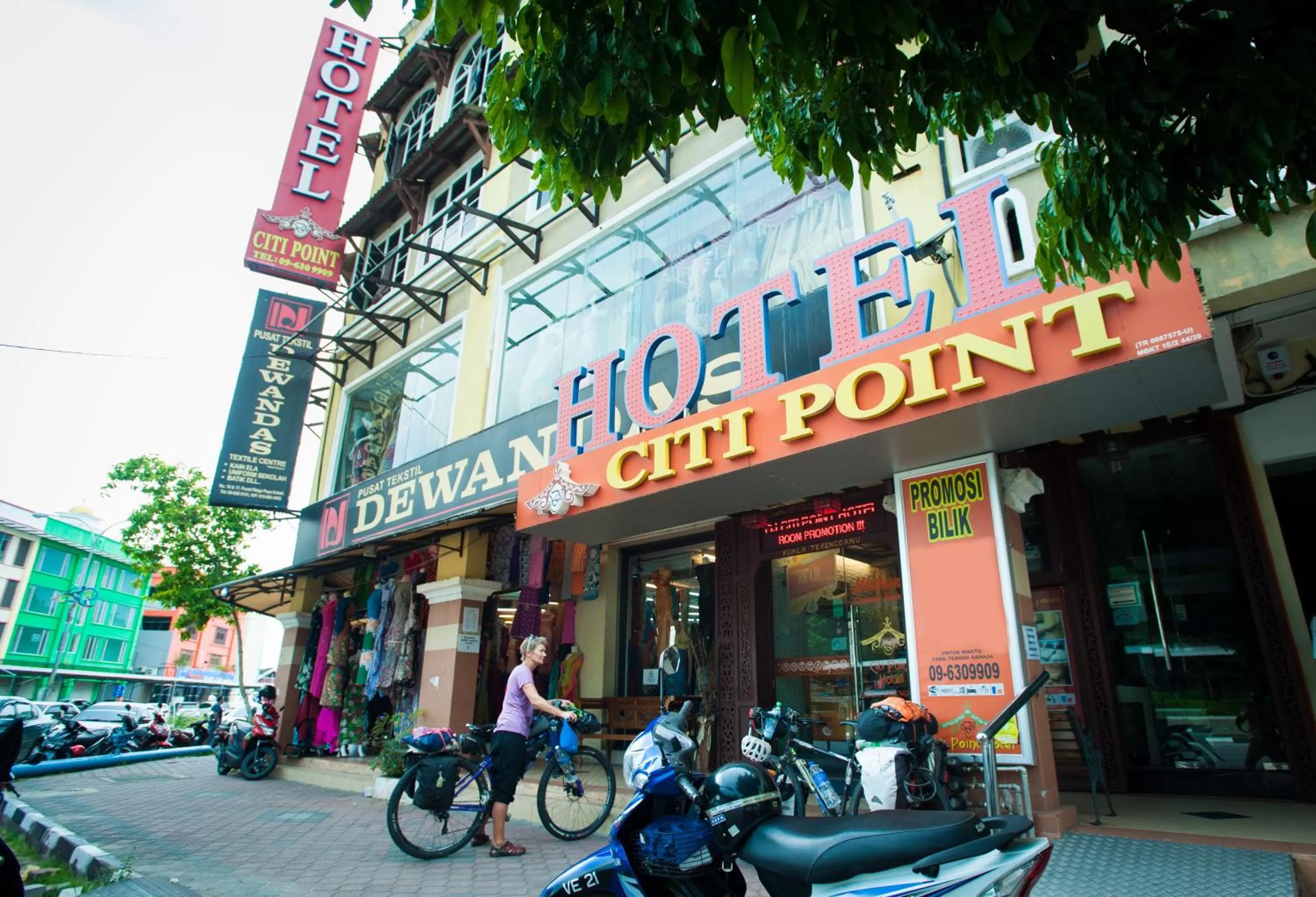 Facade/entrance in DJ Citi Point Hotel