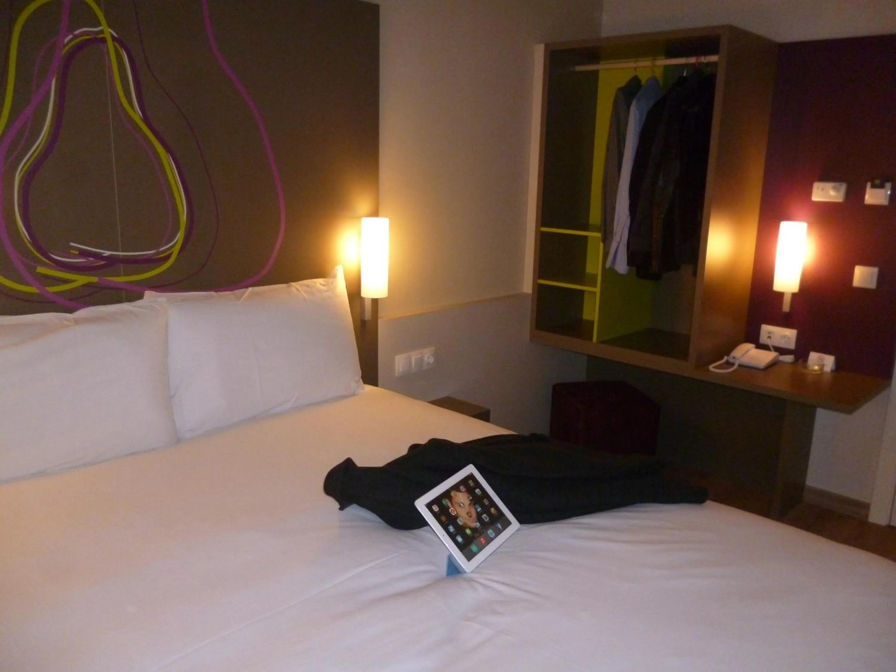 Bed in Hotel Ibis Styles Lleida Torrefarrera