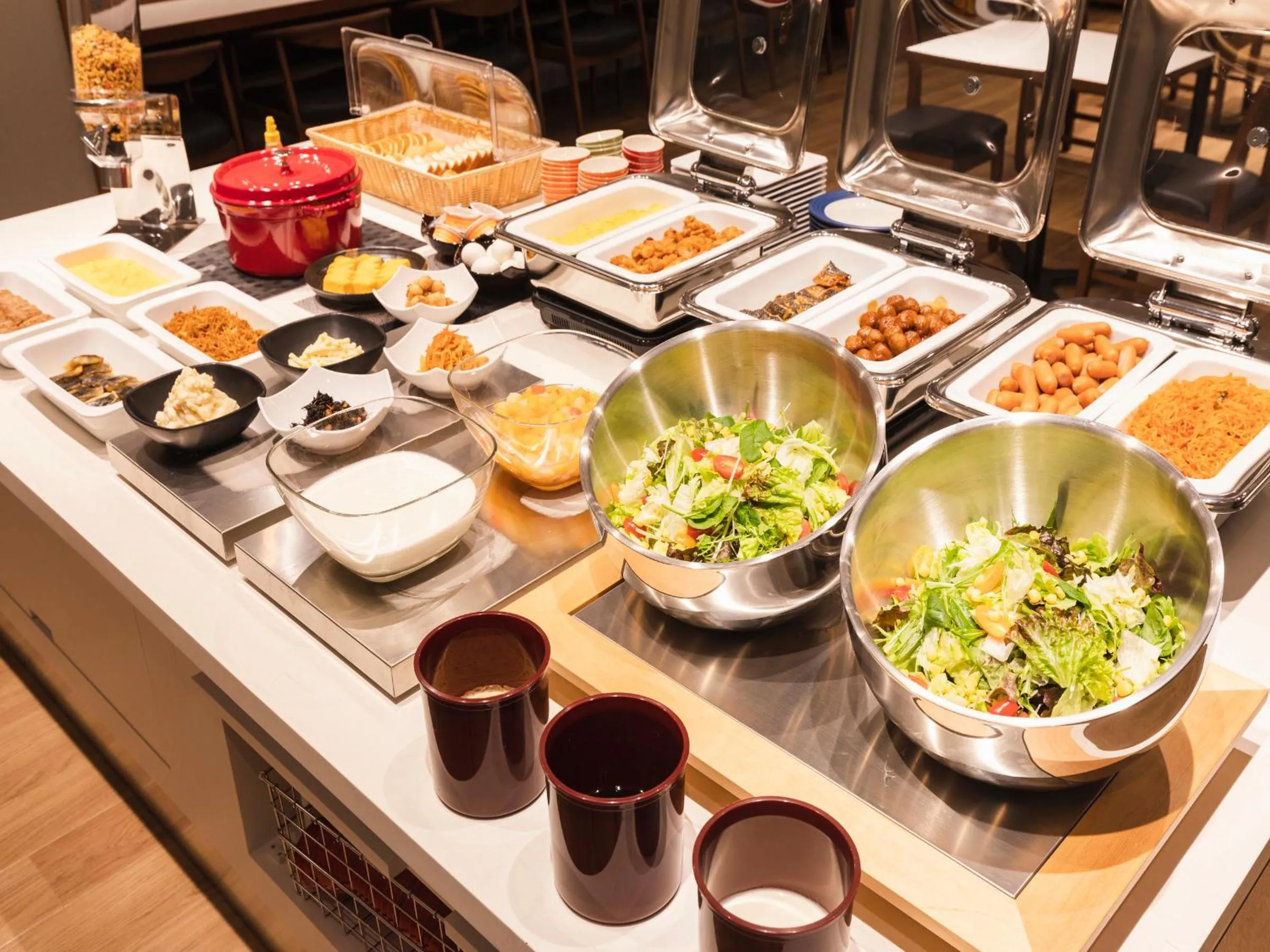 Buffet breakfast in Sotetsu Fresa Inn Daimon