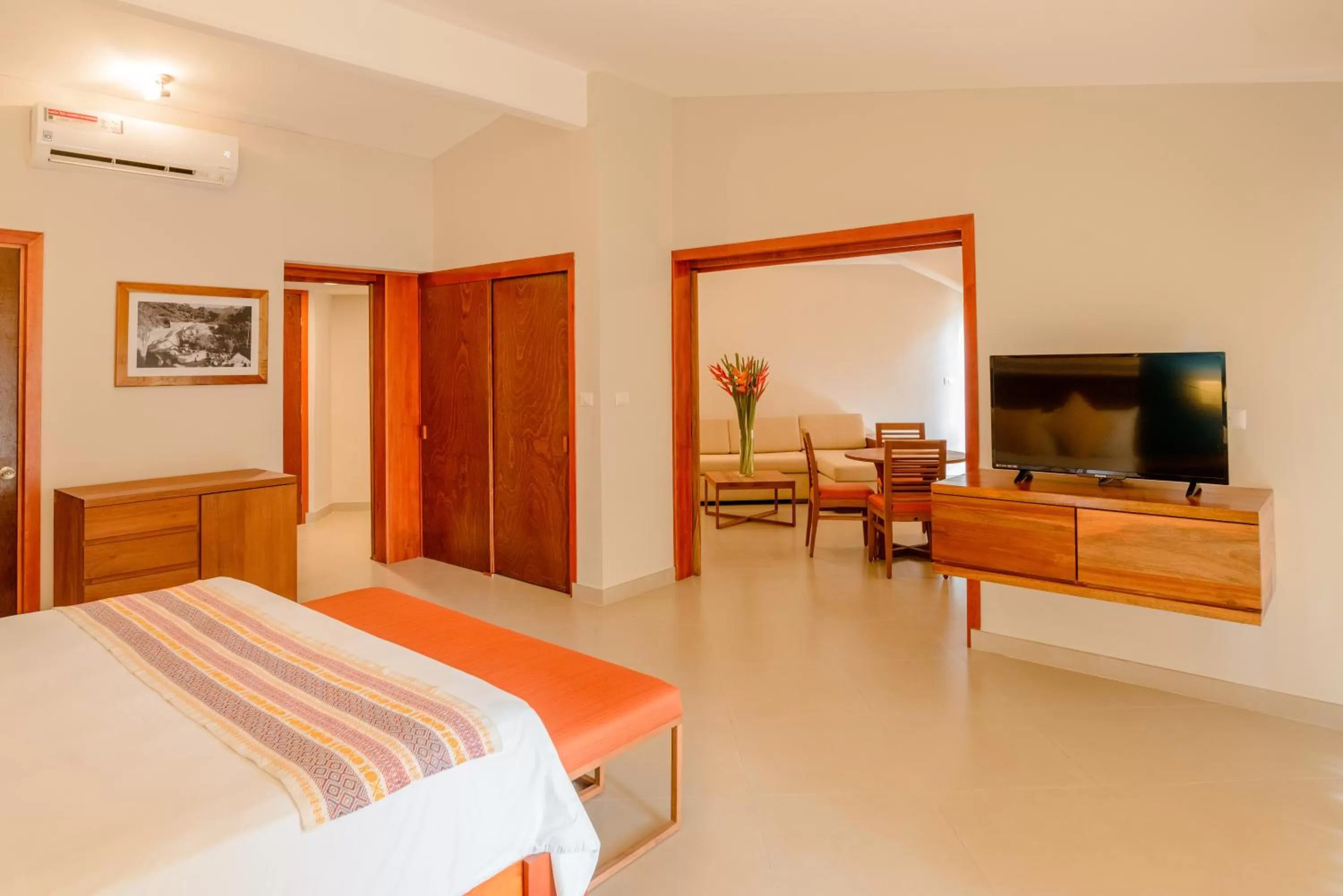 Photo of the whole room, Bed in Hotel Loma Real