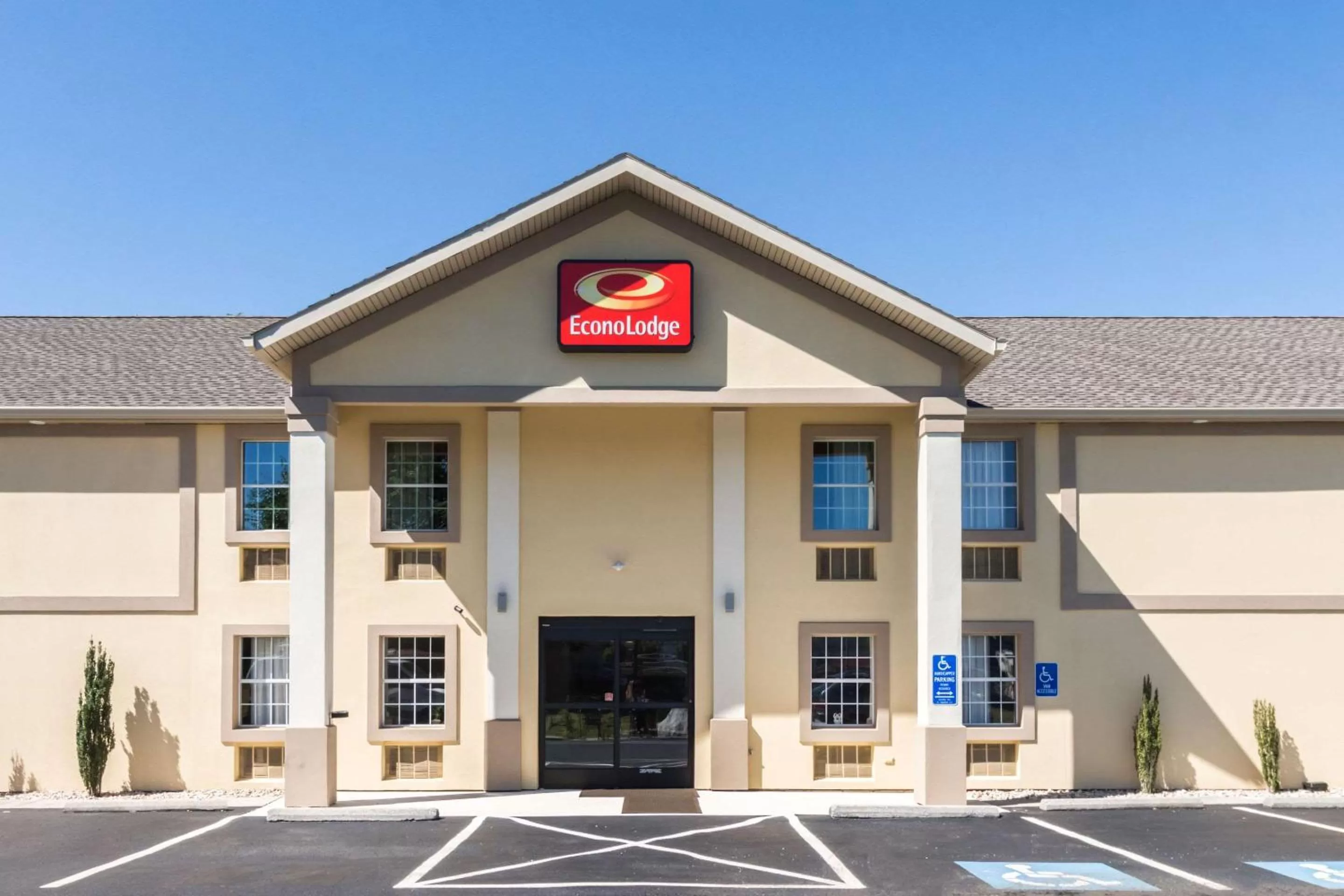 Property building in Econo Lodge Harrisburg - Southwest of Hershey Area