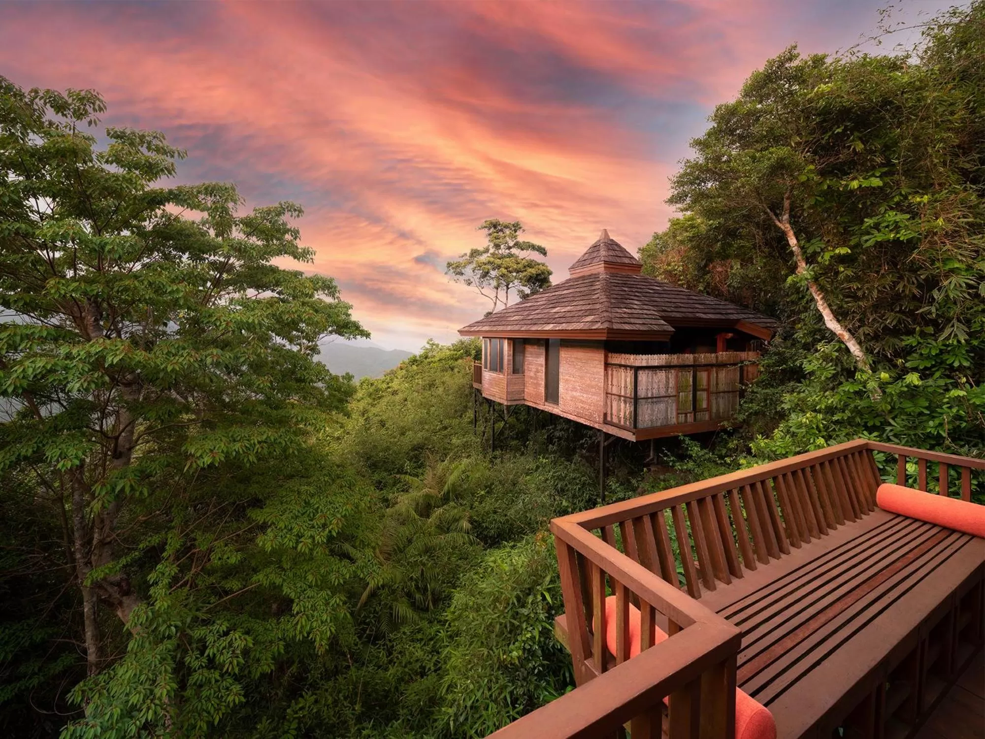 Yalong Bay Earthly Paradise Birds Nest Resort （Mountain Villas)