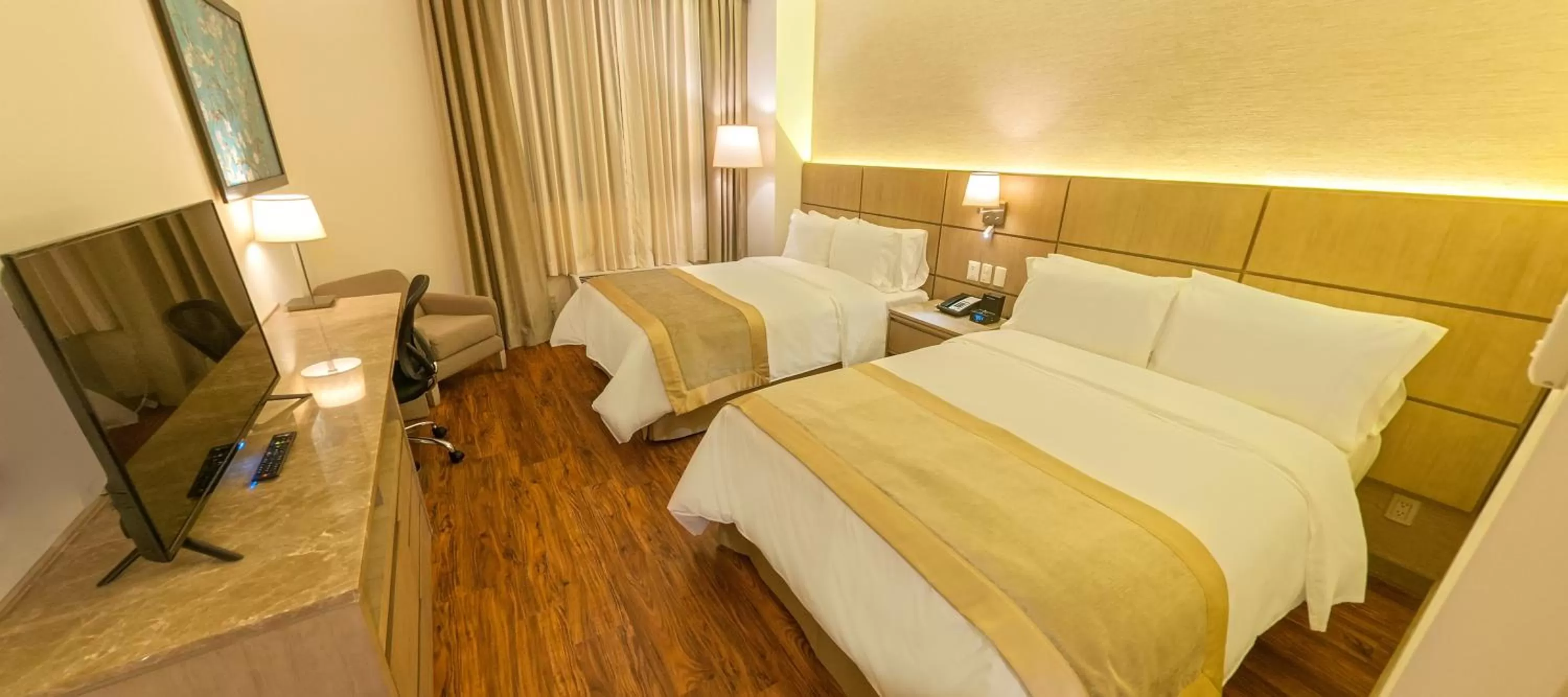 Photo of the whole room, Bed in Radisson Hotel Guayaquil