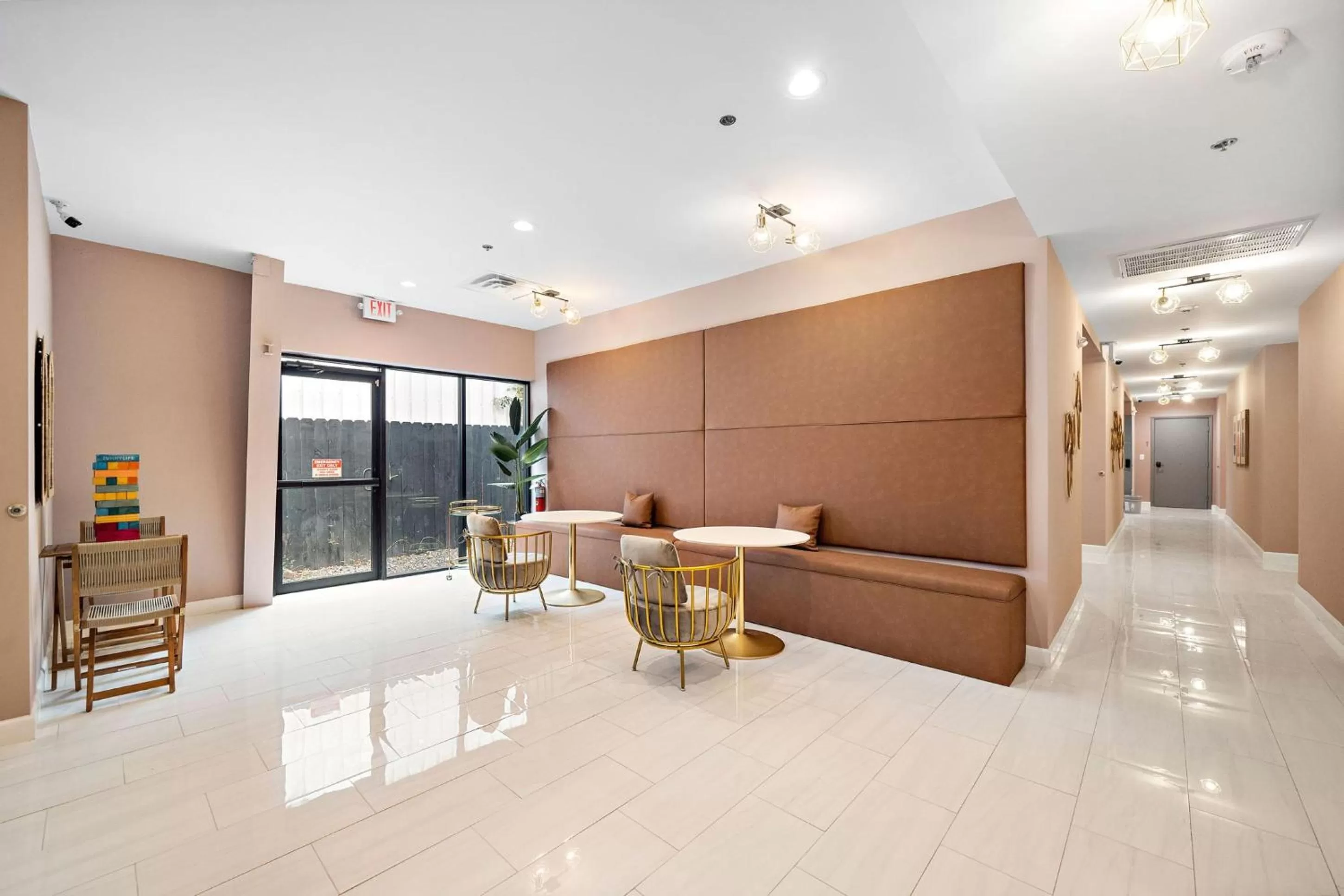 Communal lounge/ TV room in Wanderstay Boutique Hotel