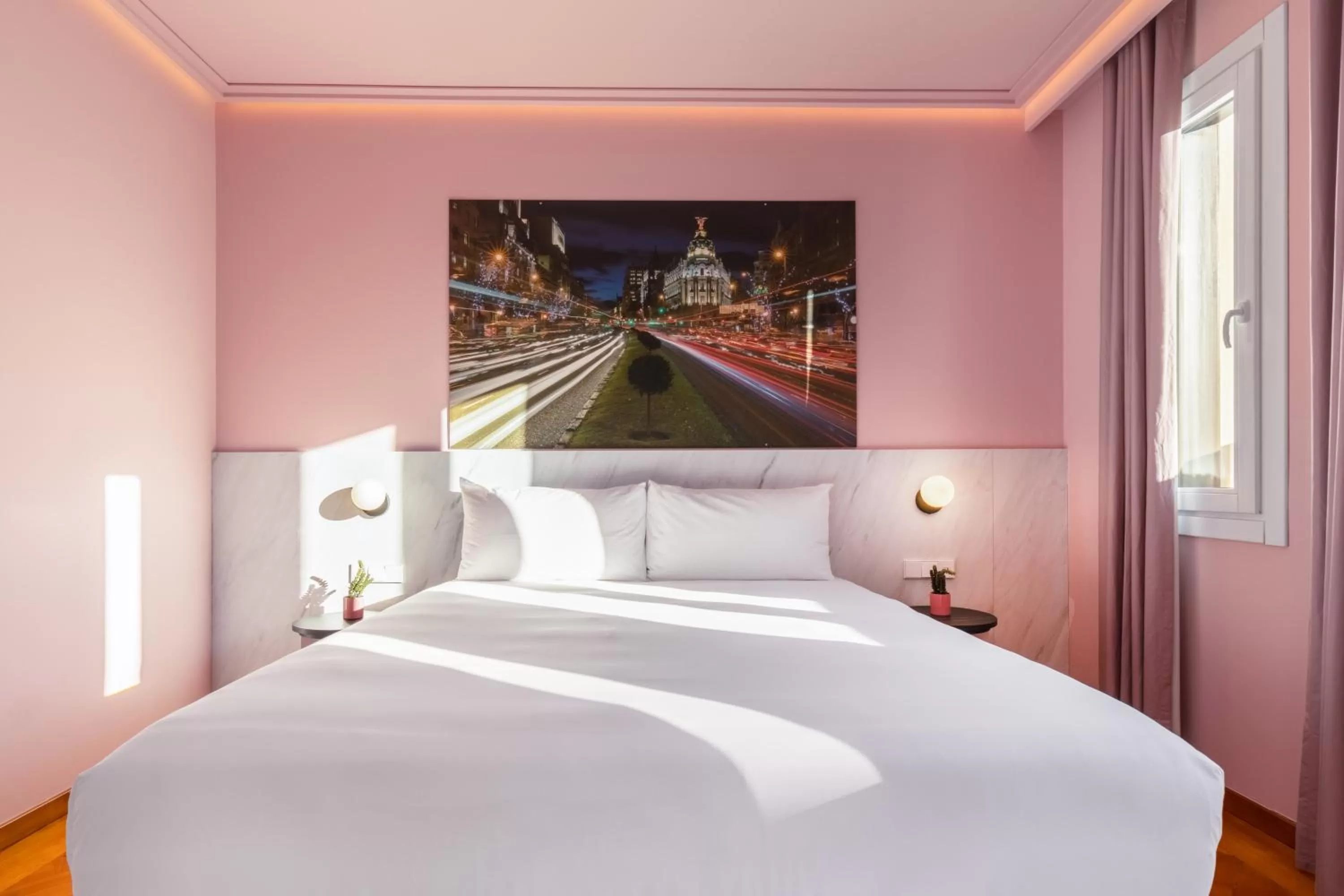 Bed in Ikonik Gran Vía