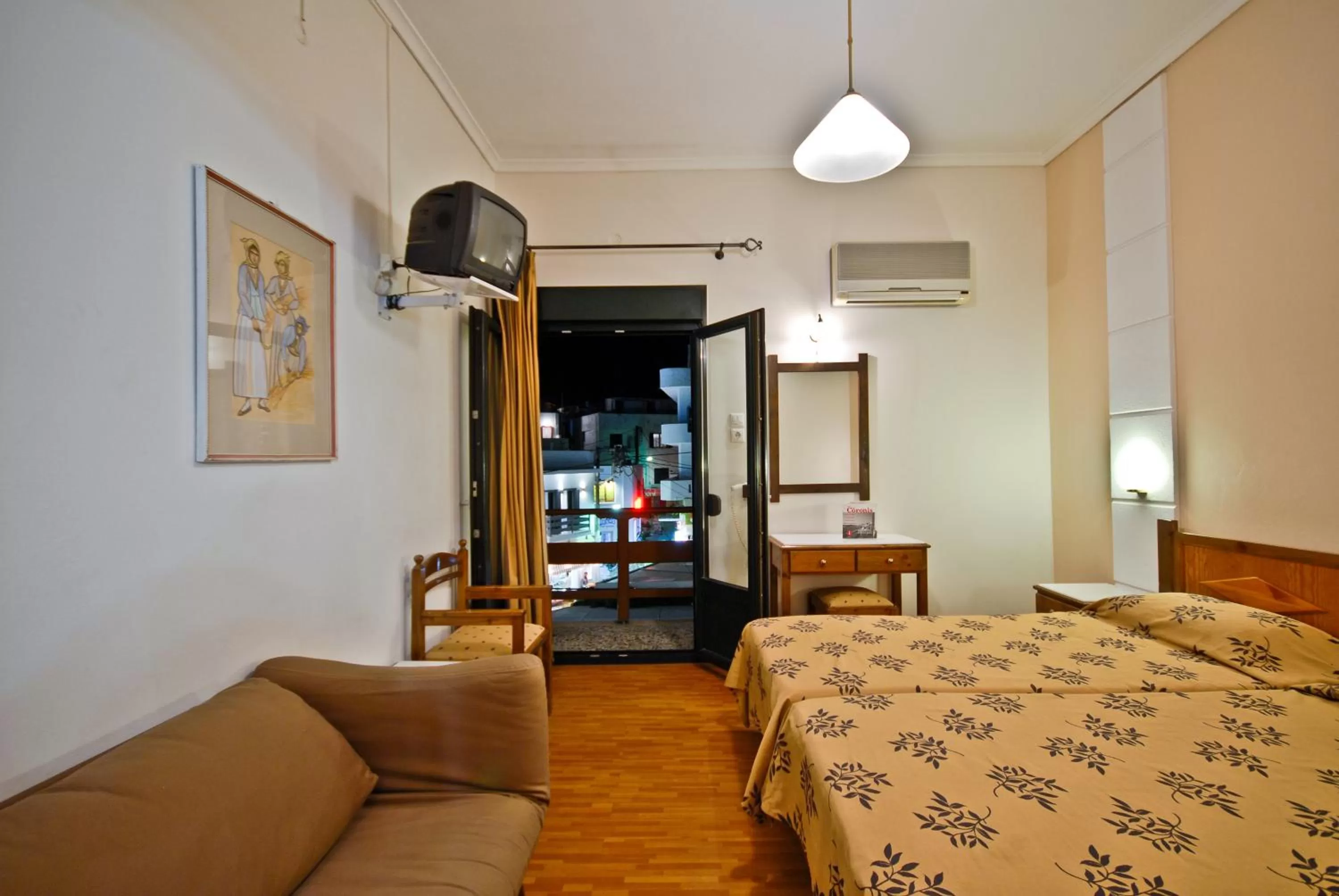 Bed in Hotel Coronis