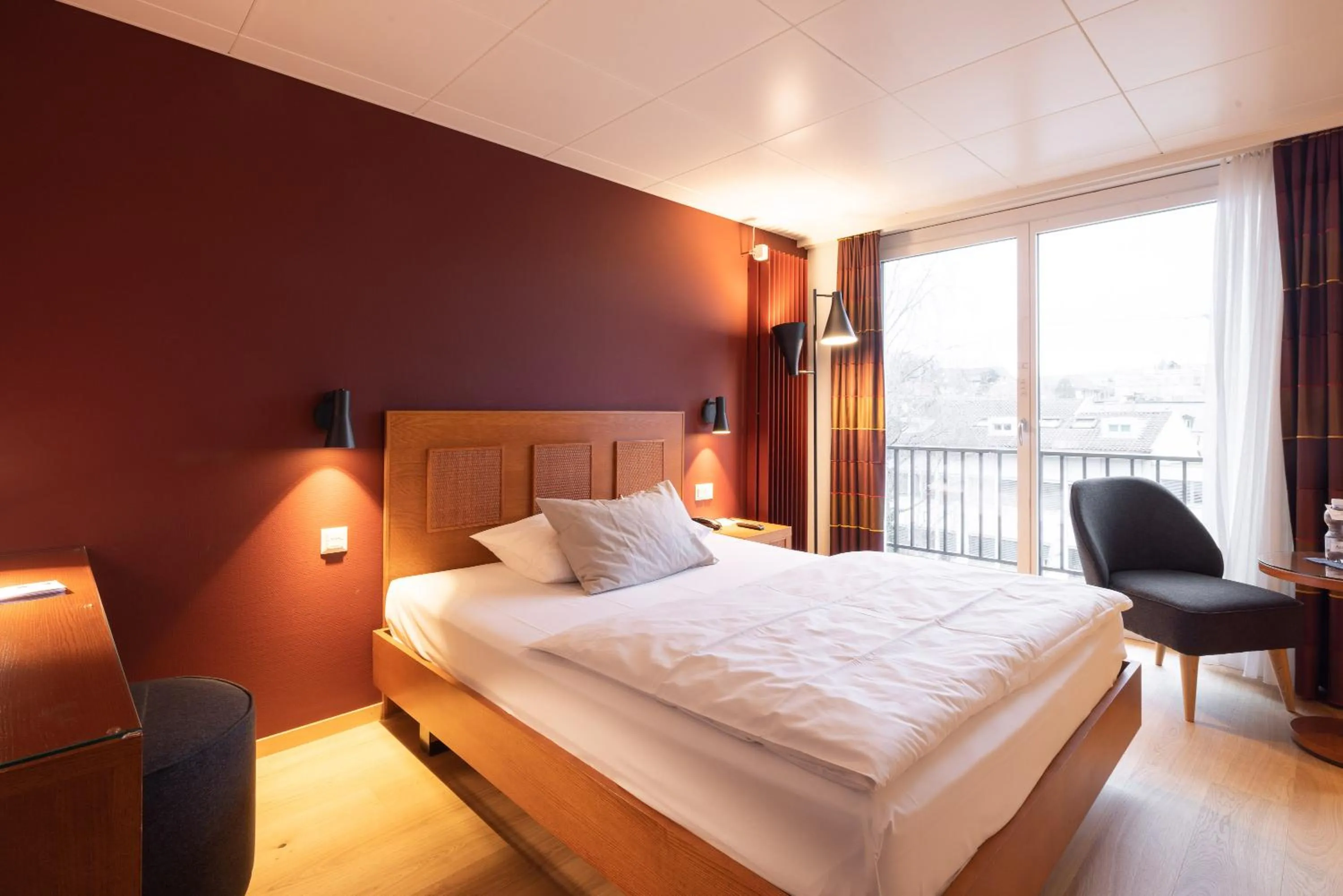 Bedroom, Bed in Engimatt City & Garden Hotel