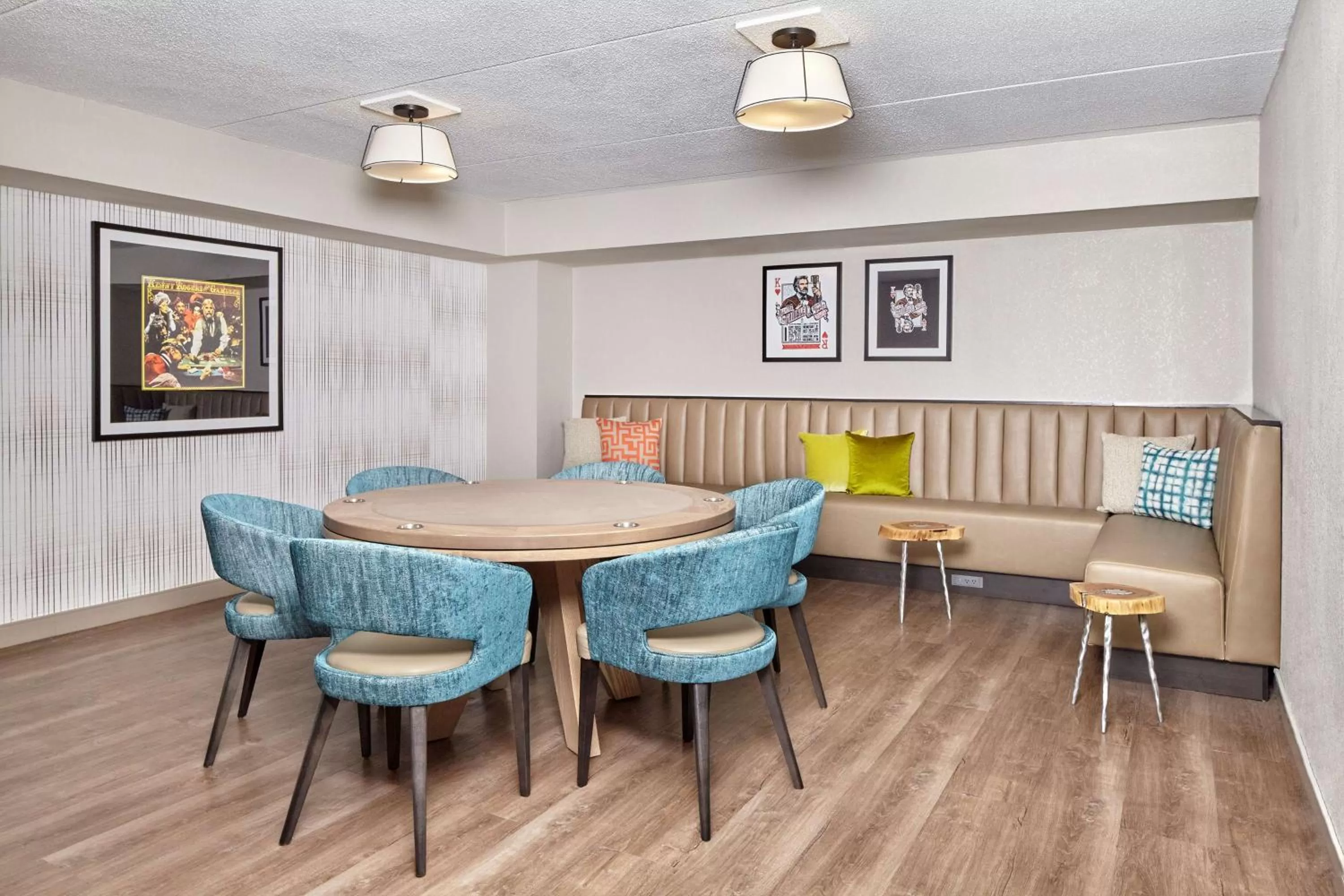 Living room in DoubleTree Suites by Hilton Nashville Airport