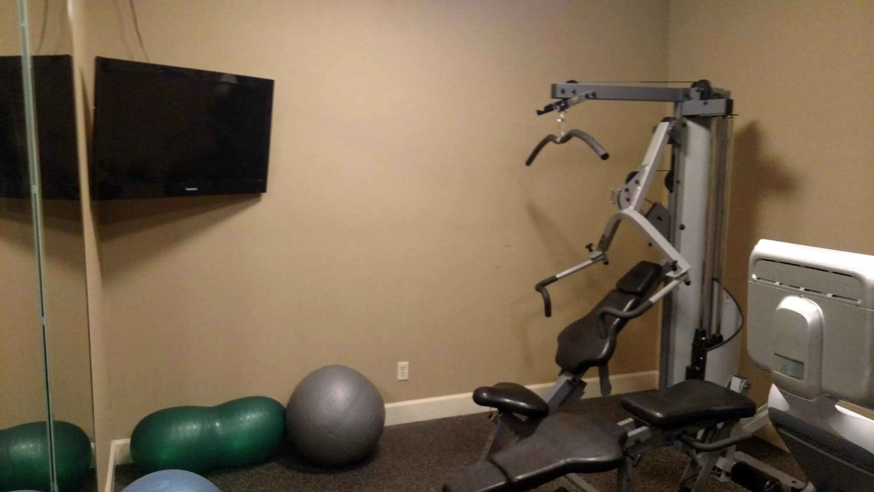 Fitness centre/facilities in Super 8 by Wyndham Atoka