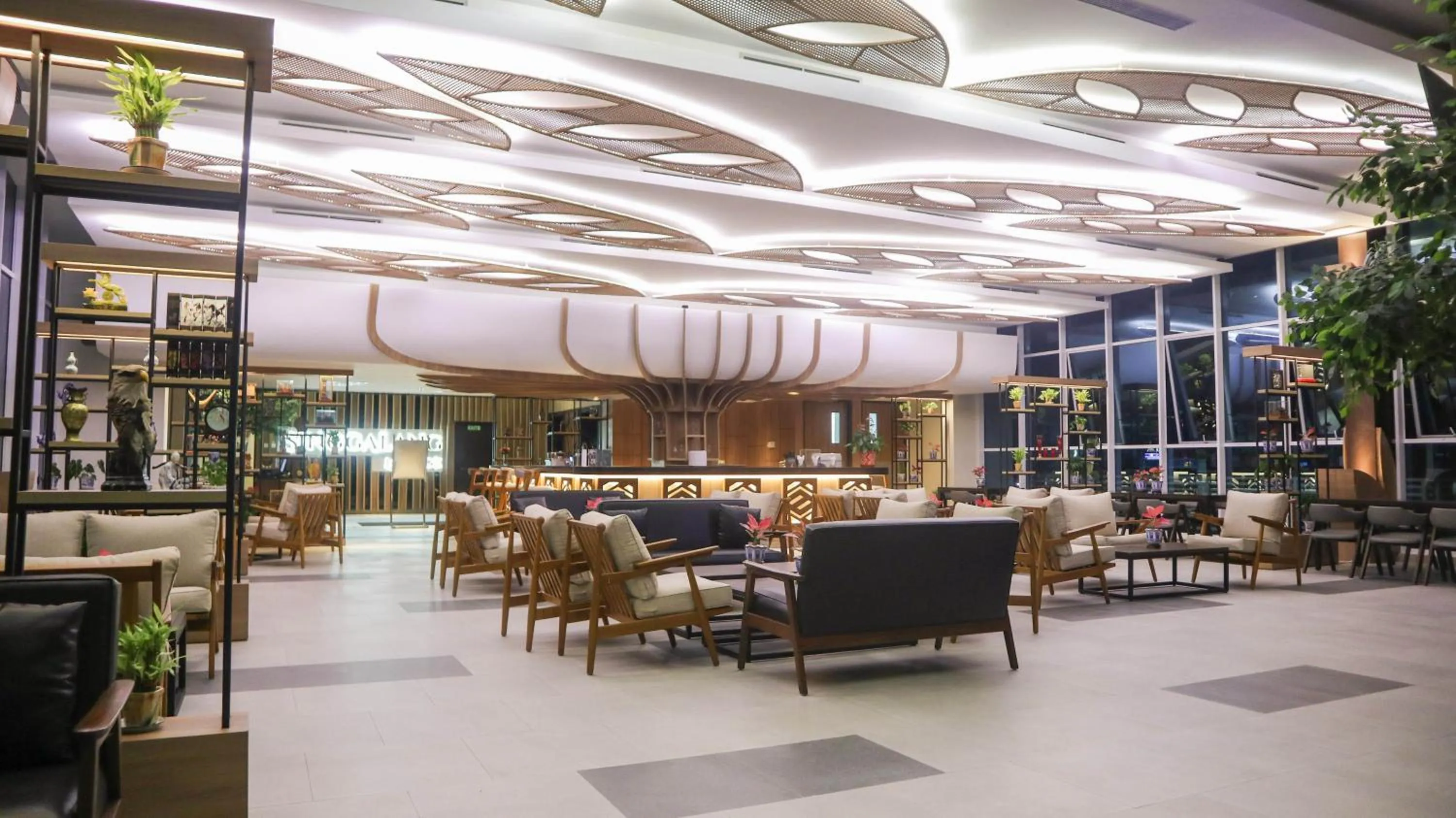 Restaurant/places to eat in Hotel Santika Bukittinggi