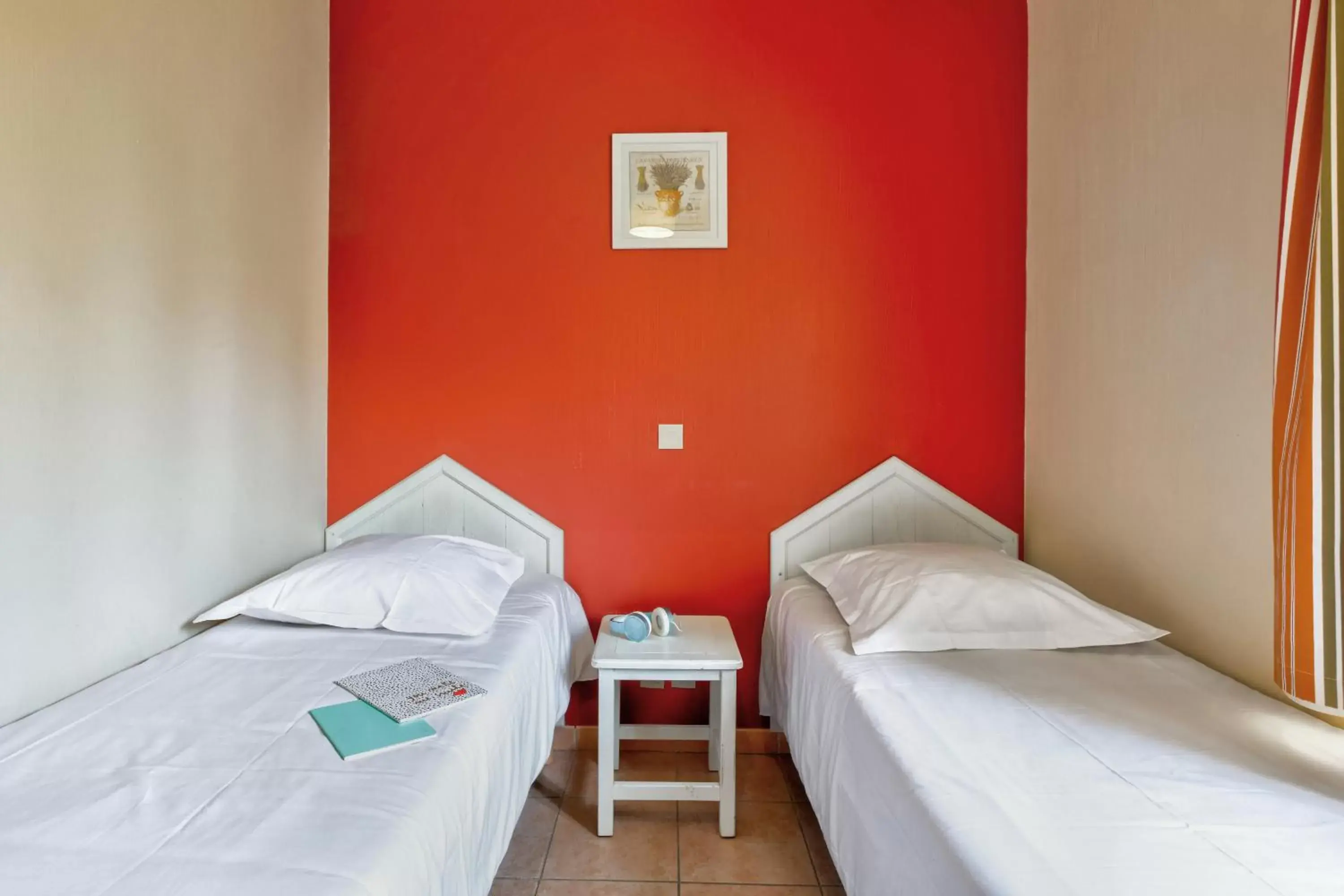 Two-Bedroom Duplex House with Air Conditionning and Terrace (6 People) in Résidence Pierre & Vacances le Hameau de la Pinède Two-Bedroom Duplex House with Air Conditionning and Terrace (6 People) in Résidence Pierre & Vacances le Hameau de la Pinède