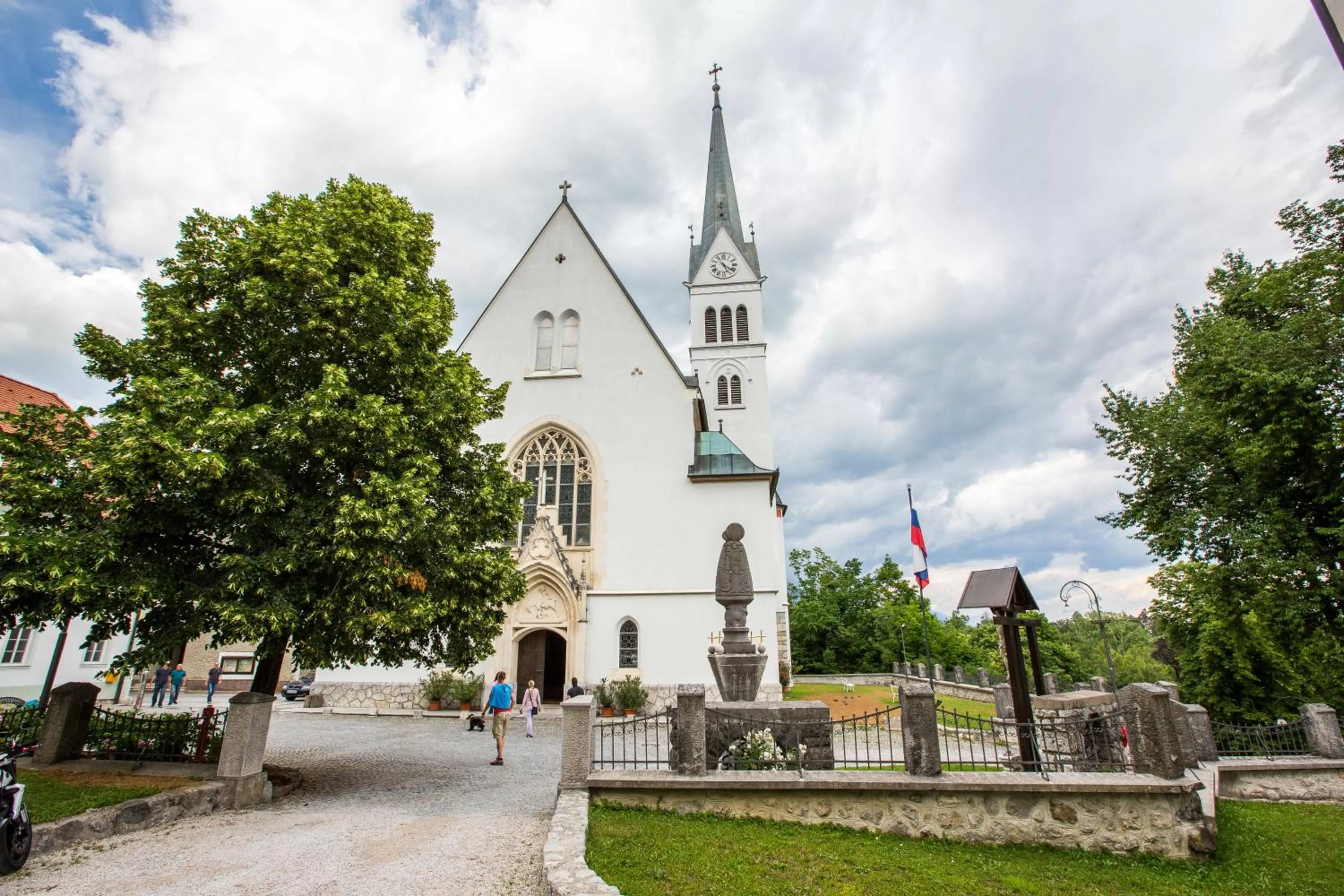 Nearby landmark in Old Parish House