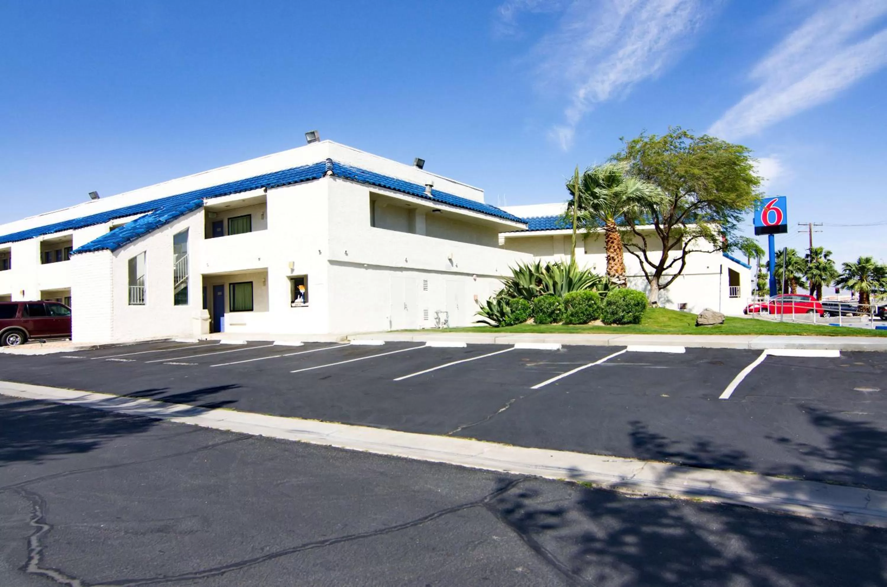 Property building in Motel 6-North Palm Springs, CA - North