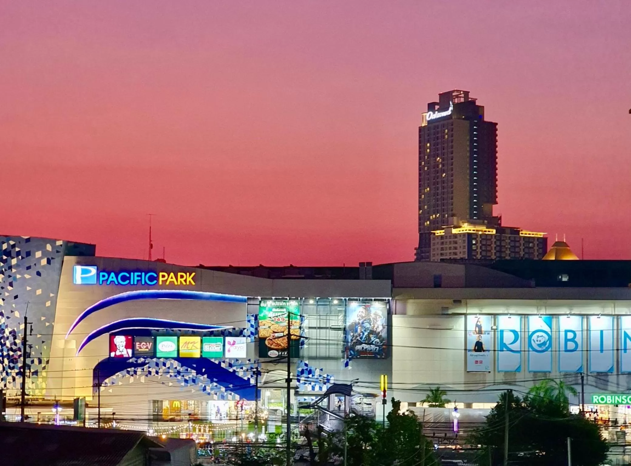 Night in The Sriracha Residence